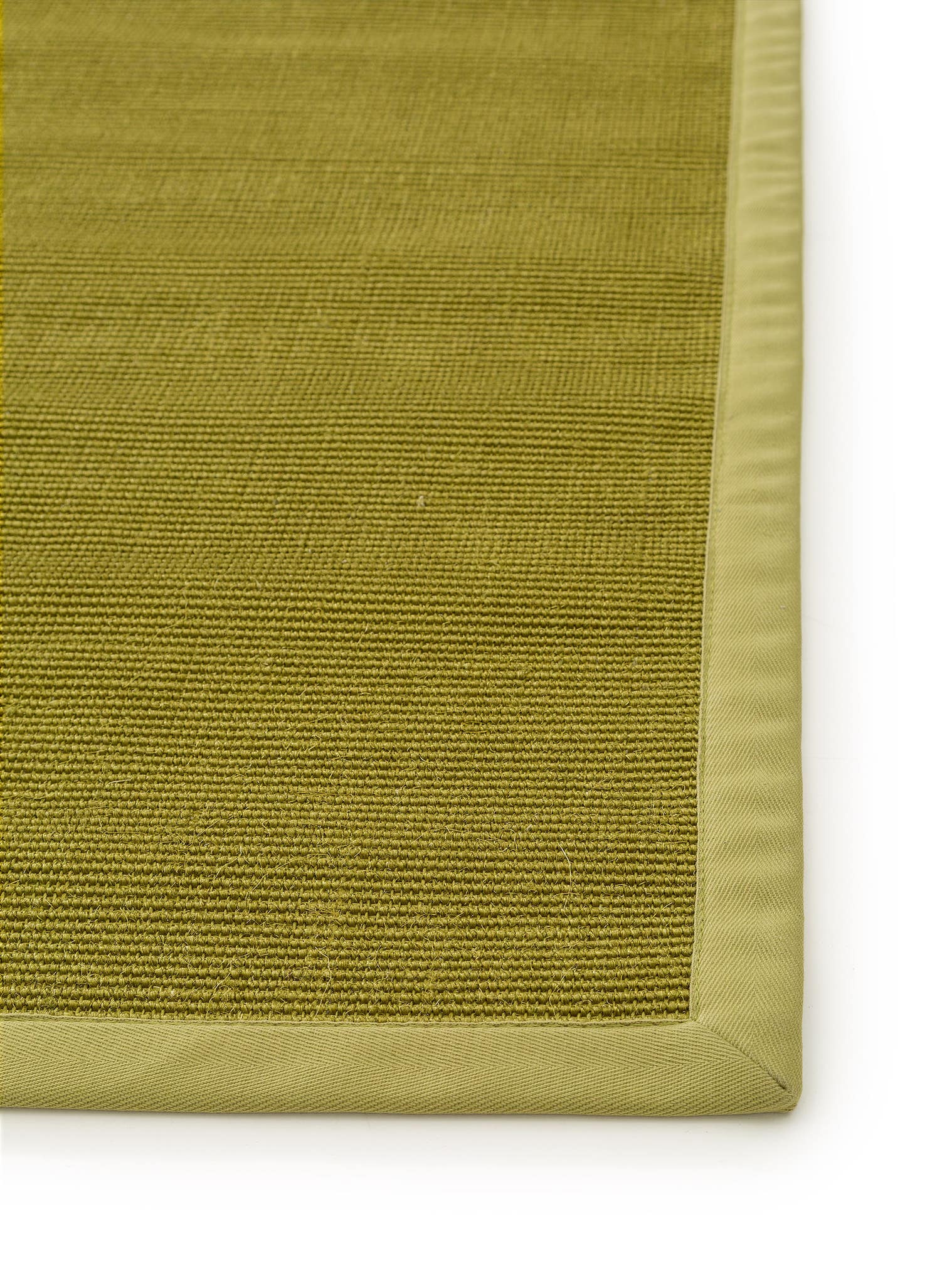 Rug made of 100% Sisal in Green with a 1- 5 mm high pile by benuta Nest