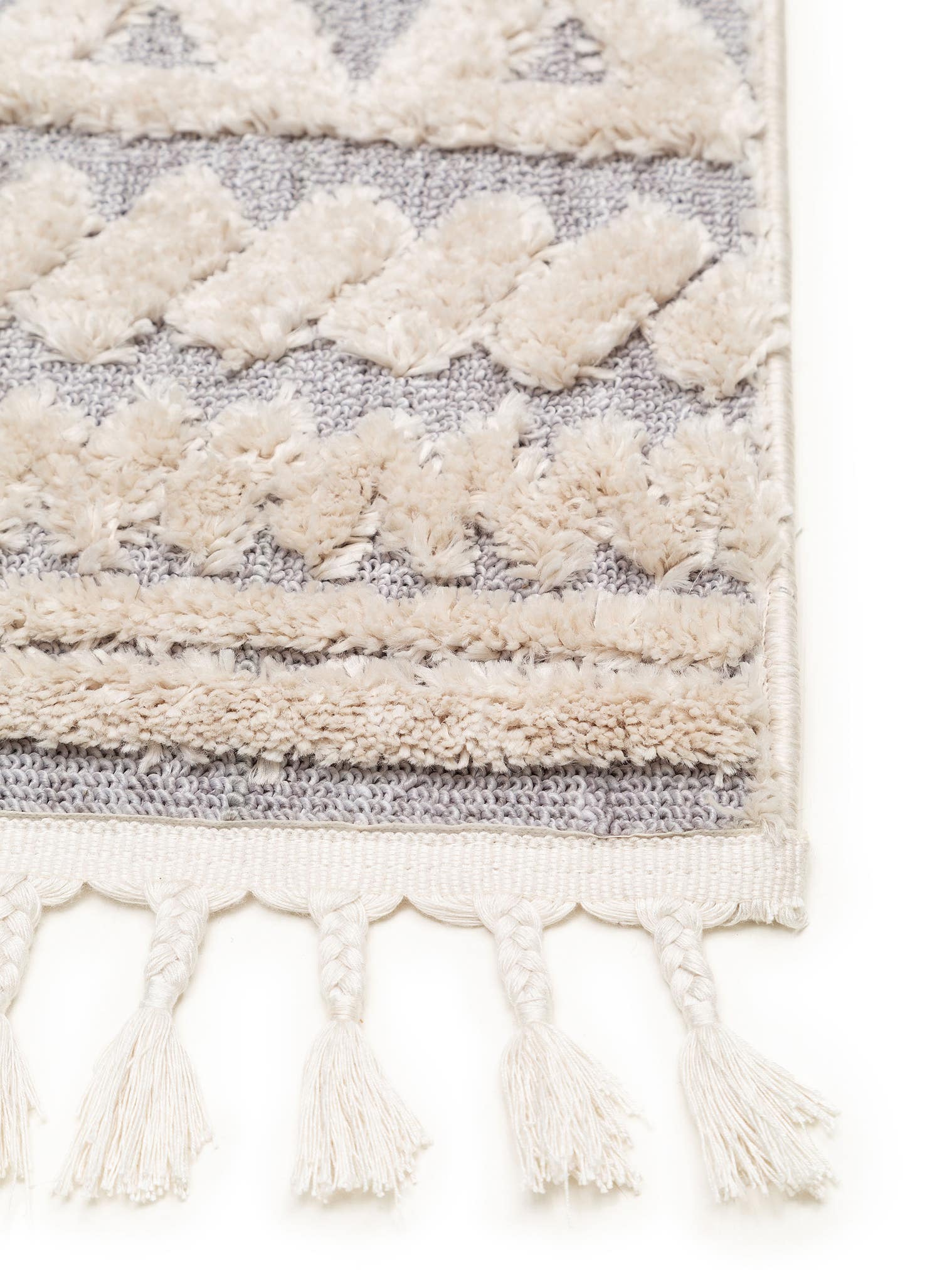 Teppich aus 100% Polyester in Grau mit 11 bis 20 mm hohem Flor von benuta