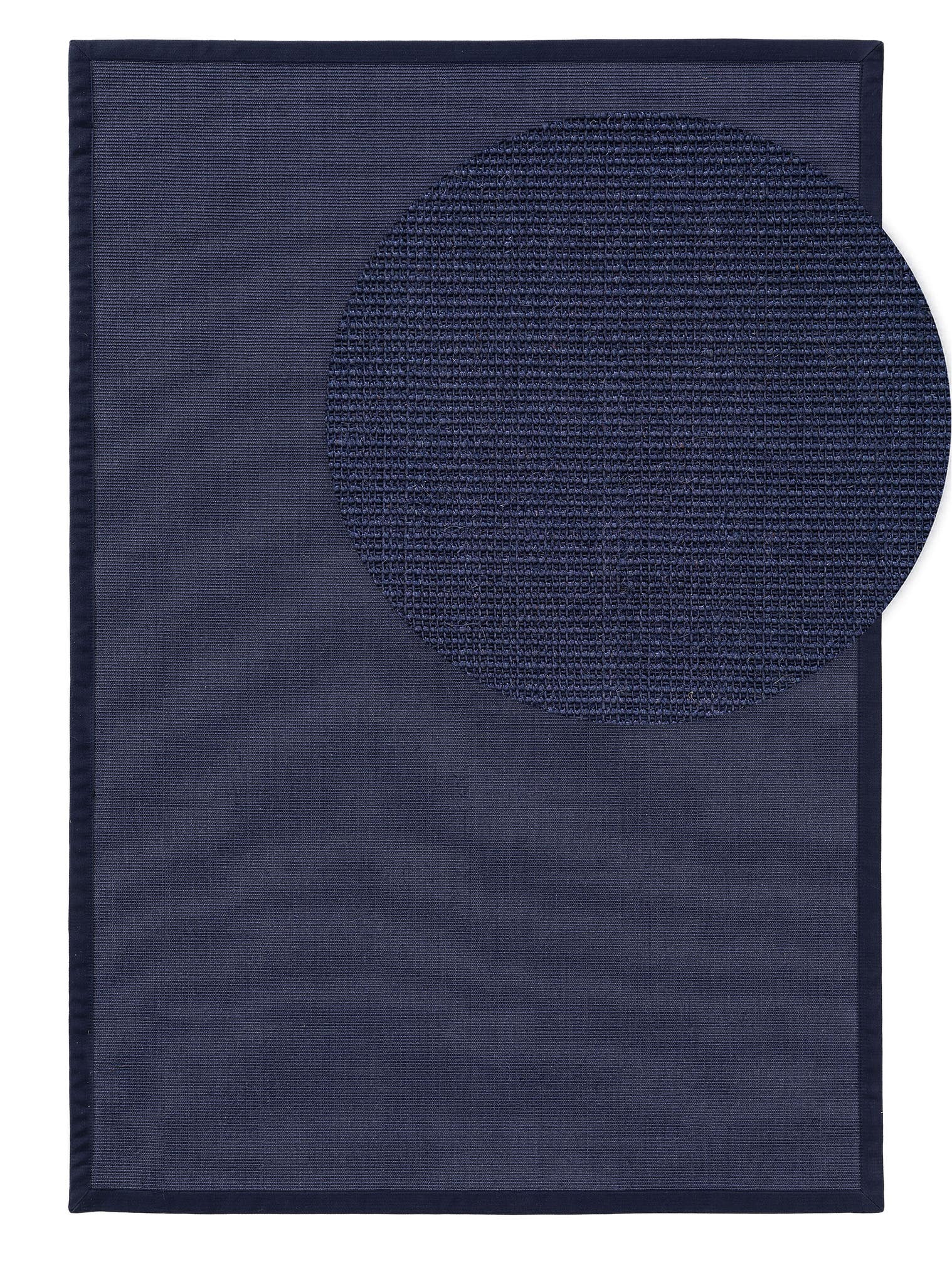 Teppich aus 100% Sisal in Blau mit bis 5 mm hohem Flor von benuta Nest