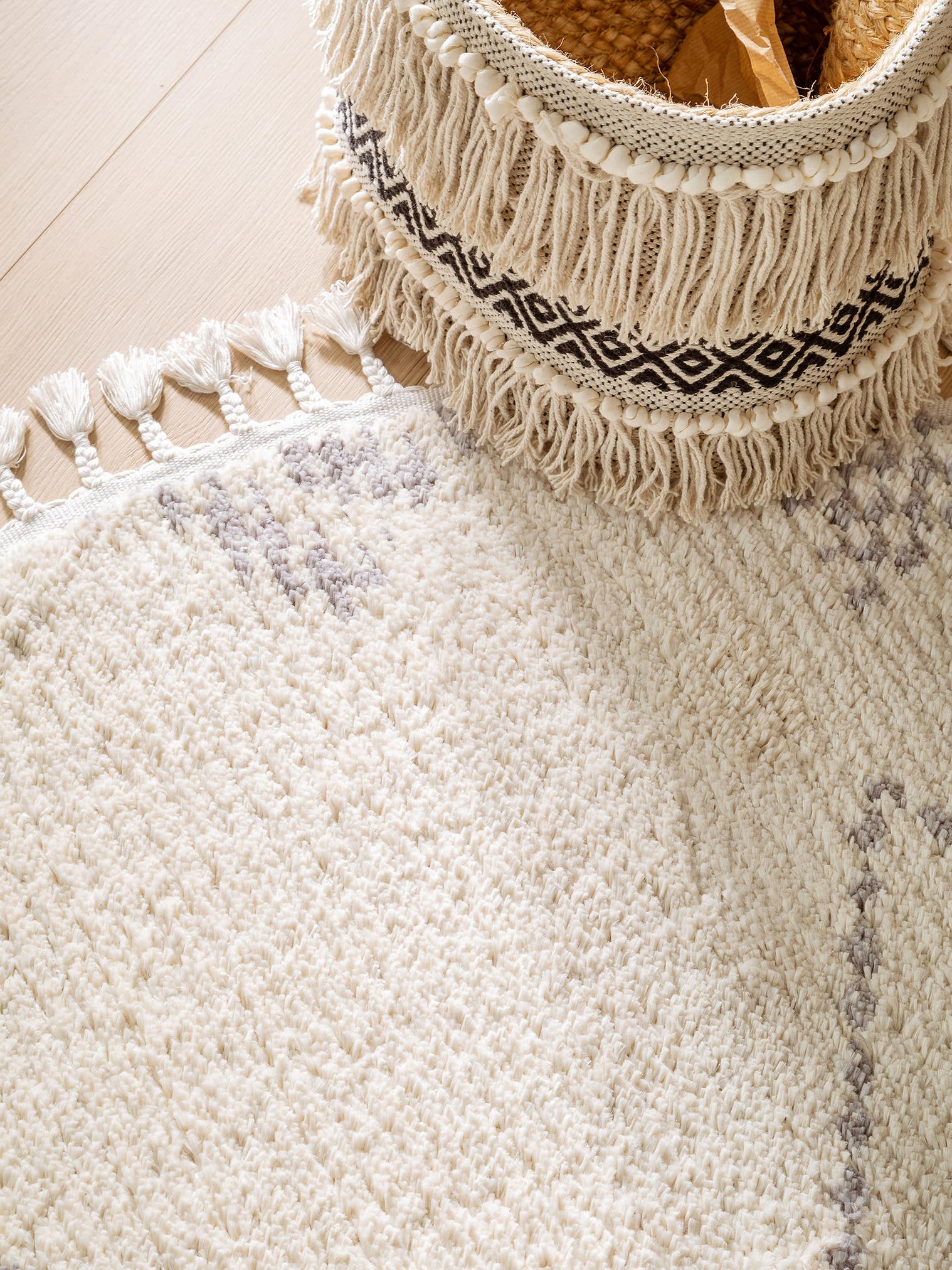 Teppich aus 100% Polyester in Beige mit 21 bis 30 mm hohem Flor von benuta Pop