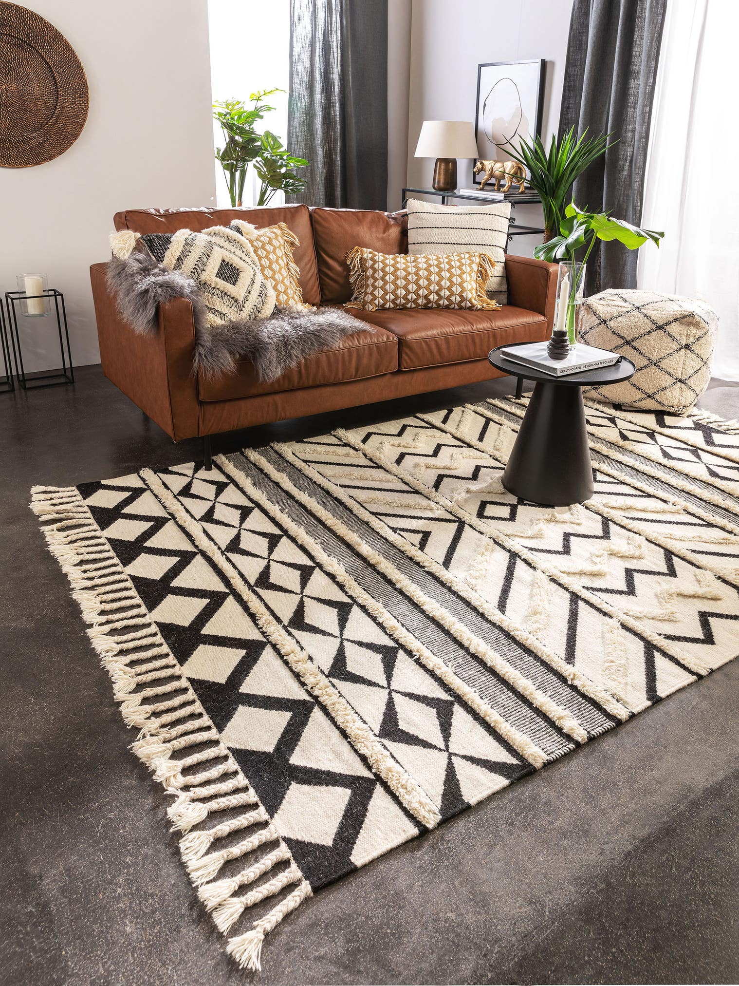 Teppich aus 80% Wolle, 20% Baumwolle in Schwarz/Weiß mit 6 bis 10 mm hohem Flor von benuta Pure
