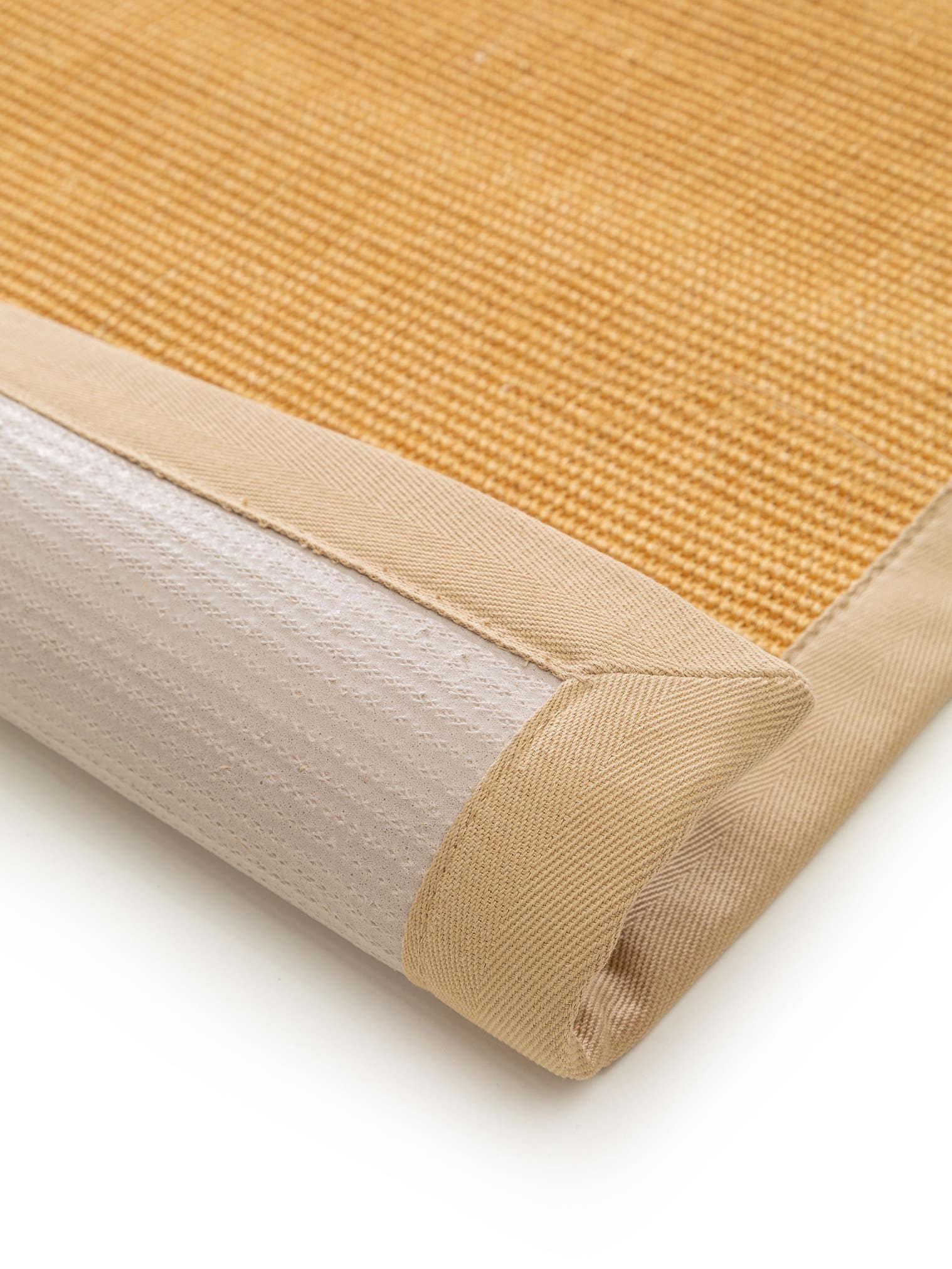 Teppich aus 100% Sisal in Beige mit bis 5 mm hohem Flor von benuta Nest