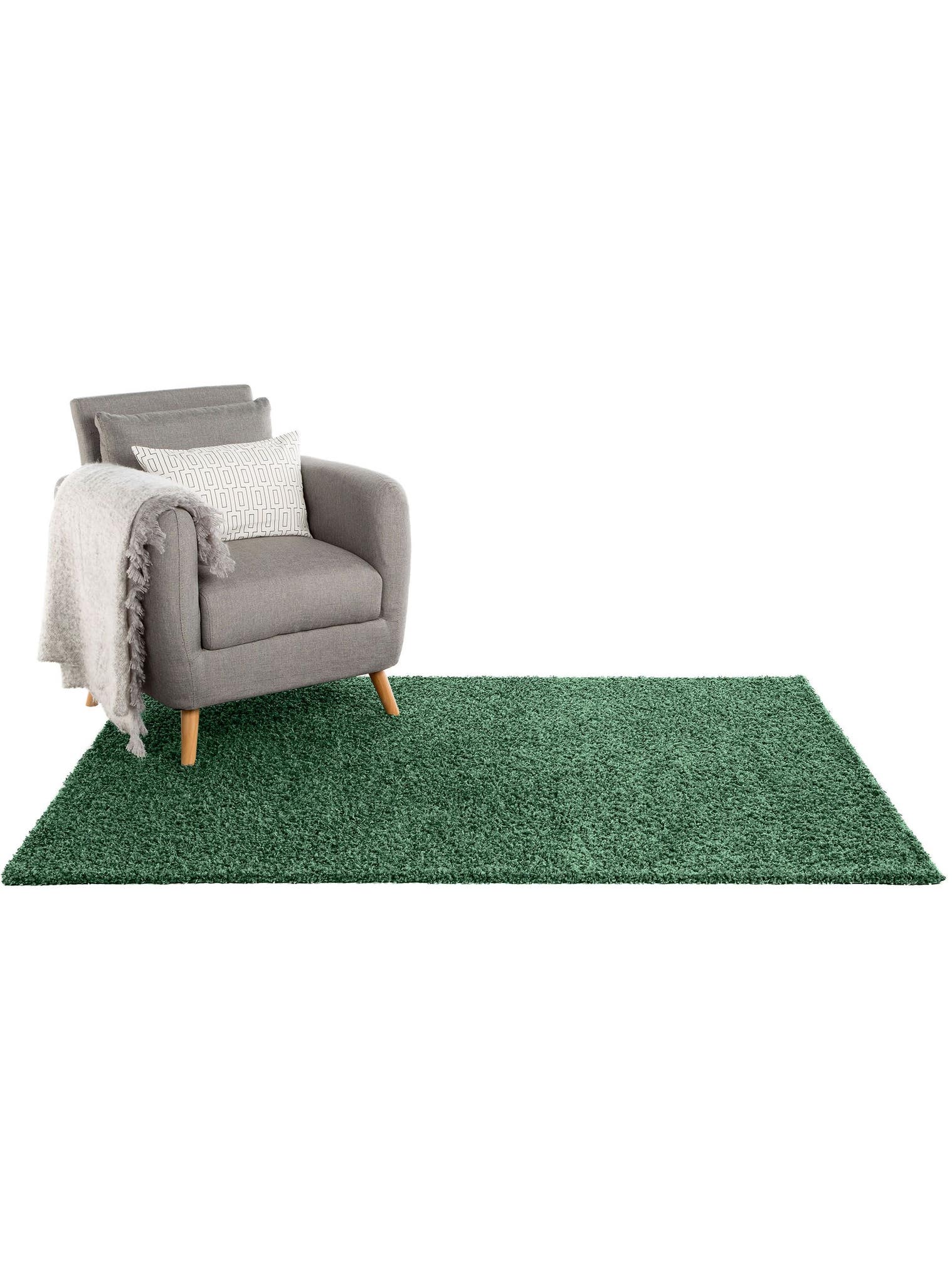 Rug made of 100% Polypropylene in Green with a 21 - 30 mm high pile by benuta
