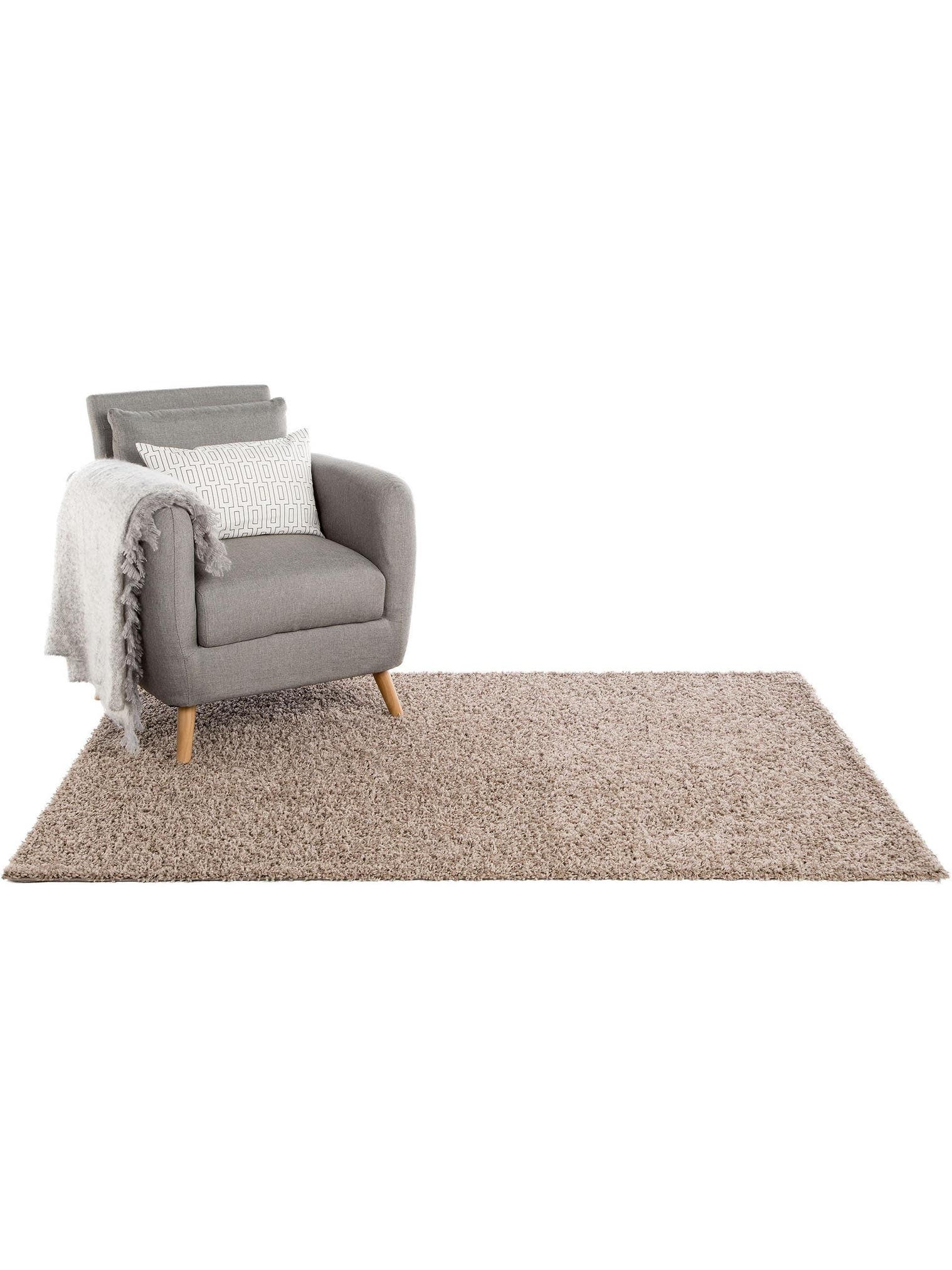 Matta av 100% Polypropylen i Gråbrun med 21 - 30 mm hög lugg från benuta