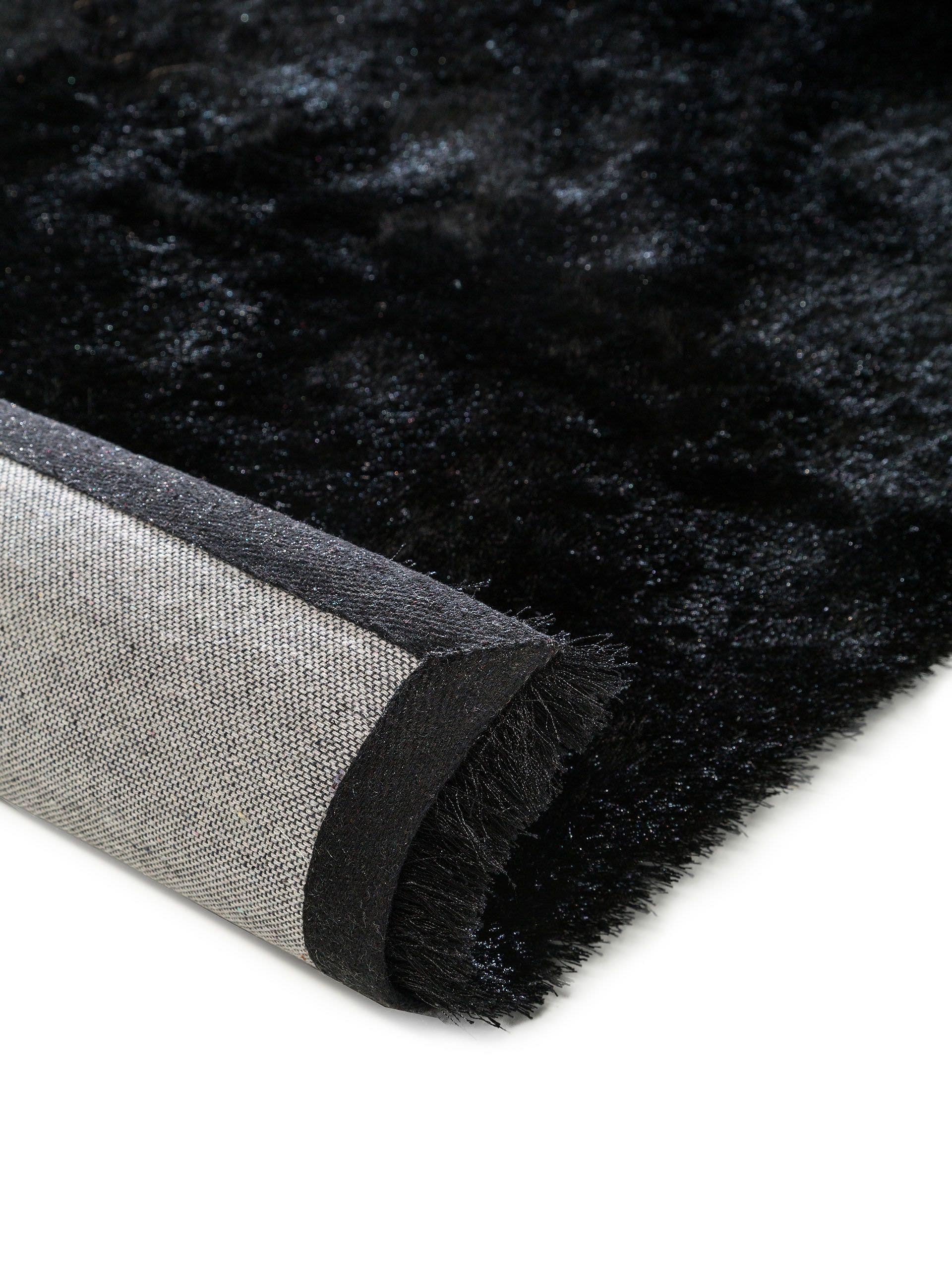 Matta av 100% Polyester i Svart med 31 - 40 mm hög lugg från benuta Nest