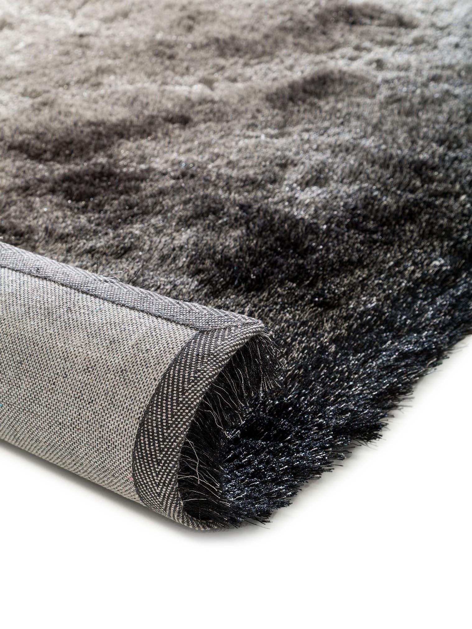 Teppich aus 100% Polyester in Grau mit 31 bis 40 mm hohem Flor von benuta Nest