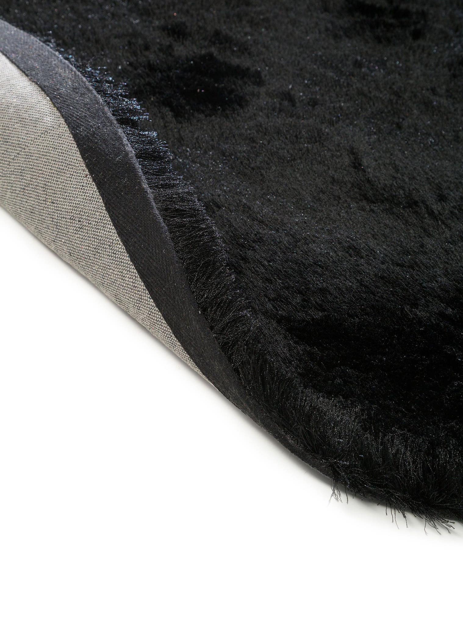 Matta av 100% Polyester i Svart med 31 - 40 mm hög lugg från benuta Nest