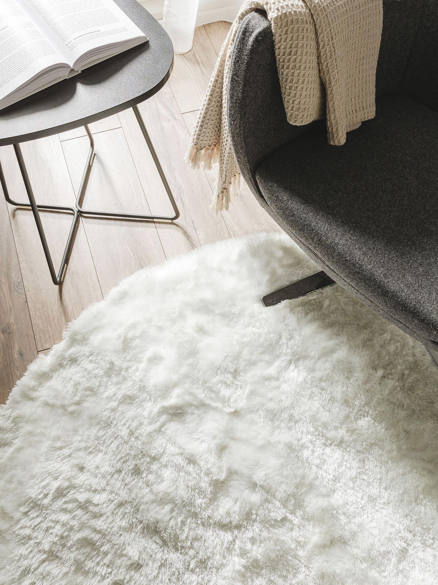 Tapis en 100% Polyester en Blanc avec une pile de 31 - 40 mm de hauteur de benuta Nest