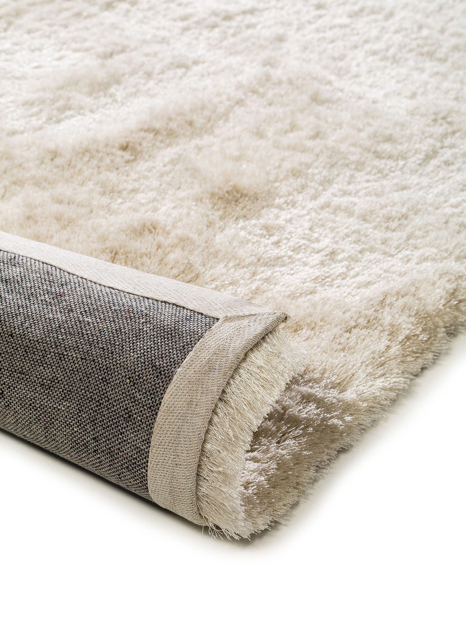 Dywan z 100% poliester w kolorze beżowy z włosiem 31 - 40 mm wysokim od benuta Nest