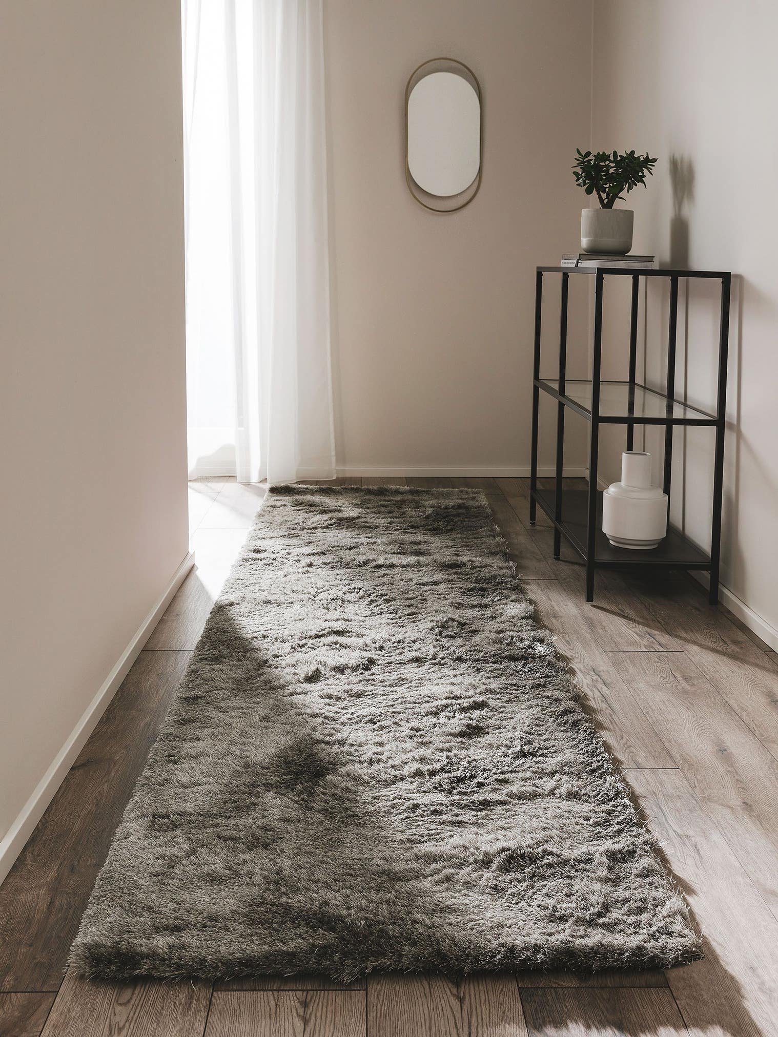 Teppich aus 100% Polyester in Grau mit 31 bis 40 mm hohem Flor von benuta Nest