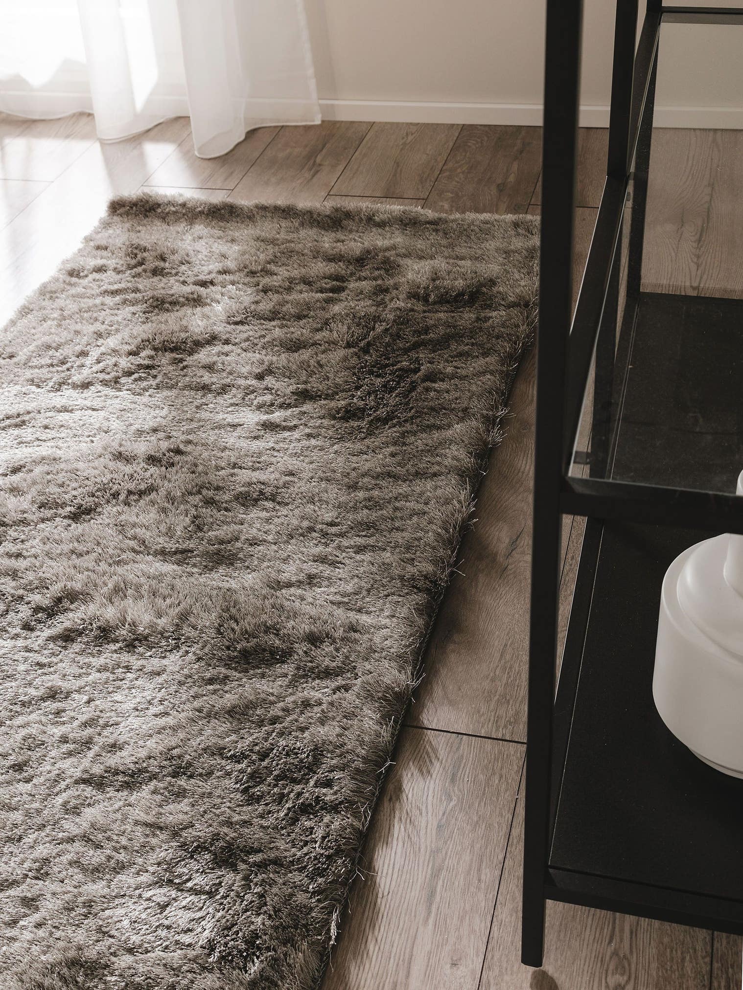 Teppich aus 100% Polyester in Grau mit 31 bis 40 mm hohem Flor von benuta Nest
