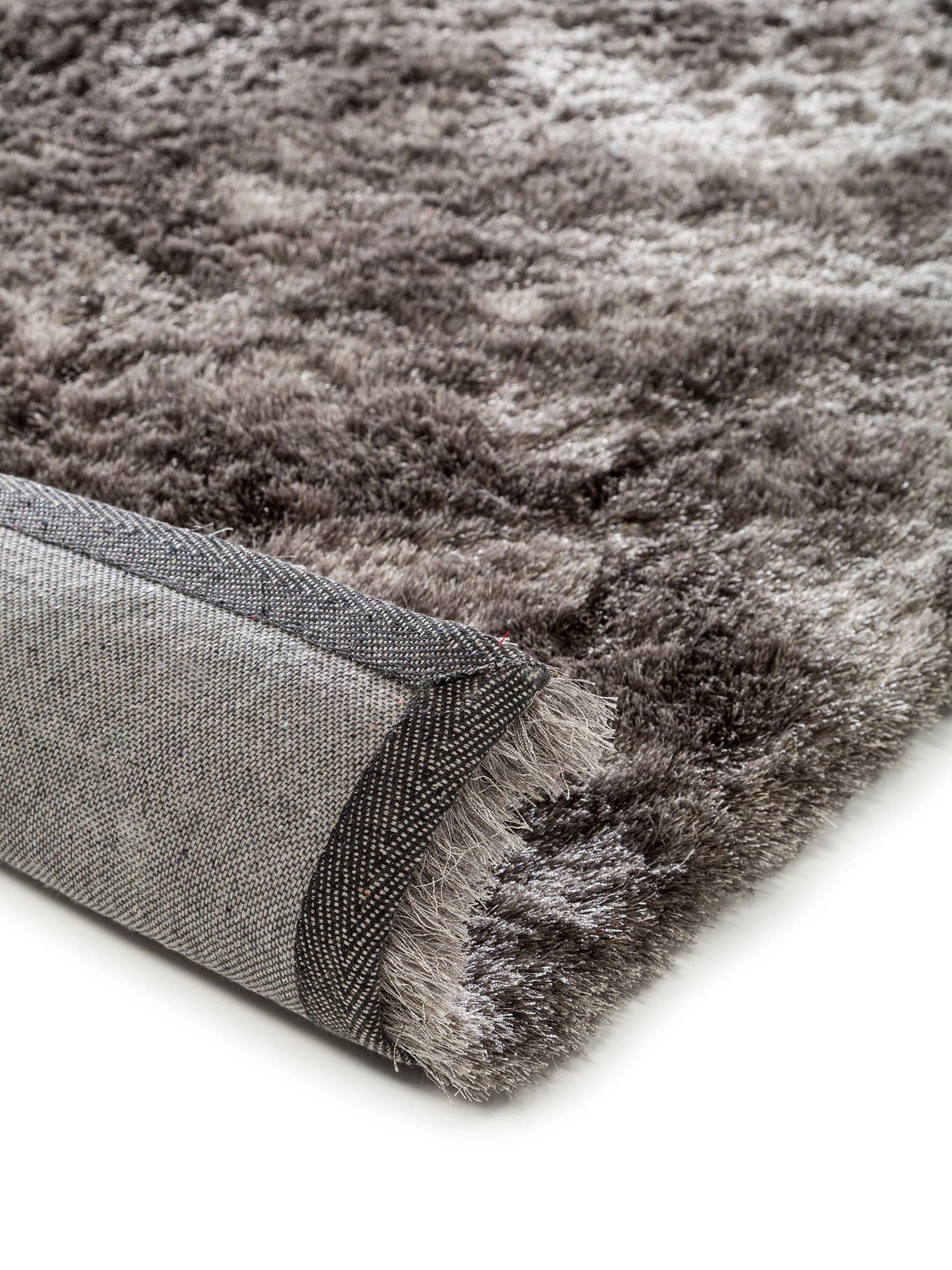 Teppich aus 100% Polyester in Grau mit 31 bis 40 mm hohem Flor von benuta Nest