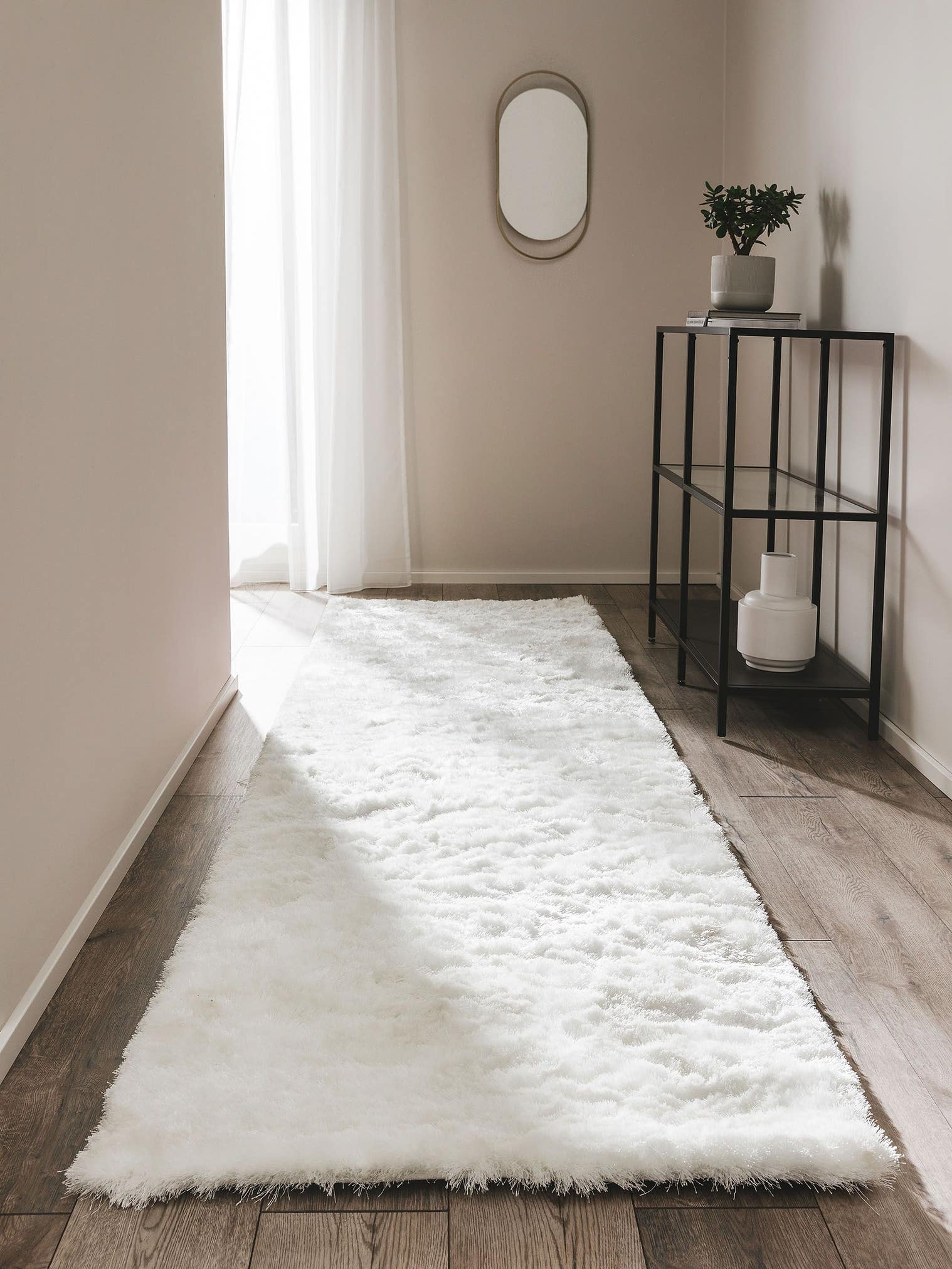Teppich aus 100% Polyester in Weiß mit 31 bis 40 mm hohem Flor von benuta Nest
