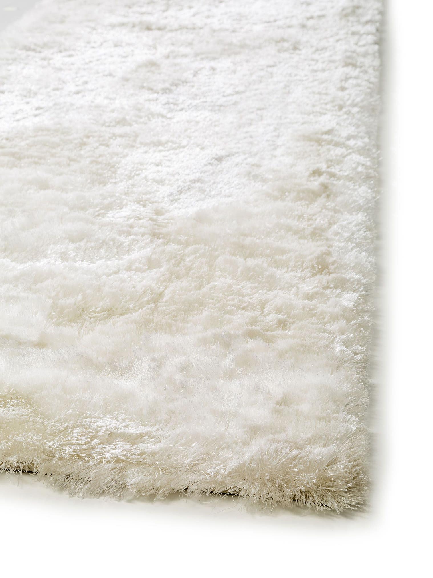 Teppich aus 100% Polyester in Weiß mit 31 bis 40 mm hohem Flor von benuta Nest
