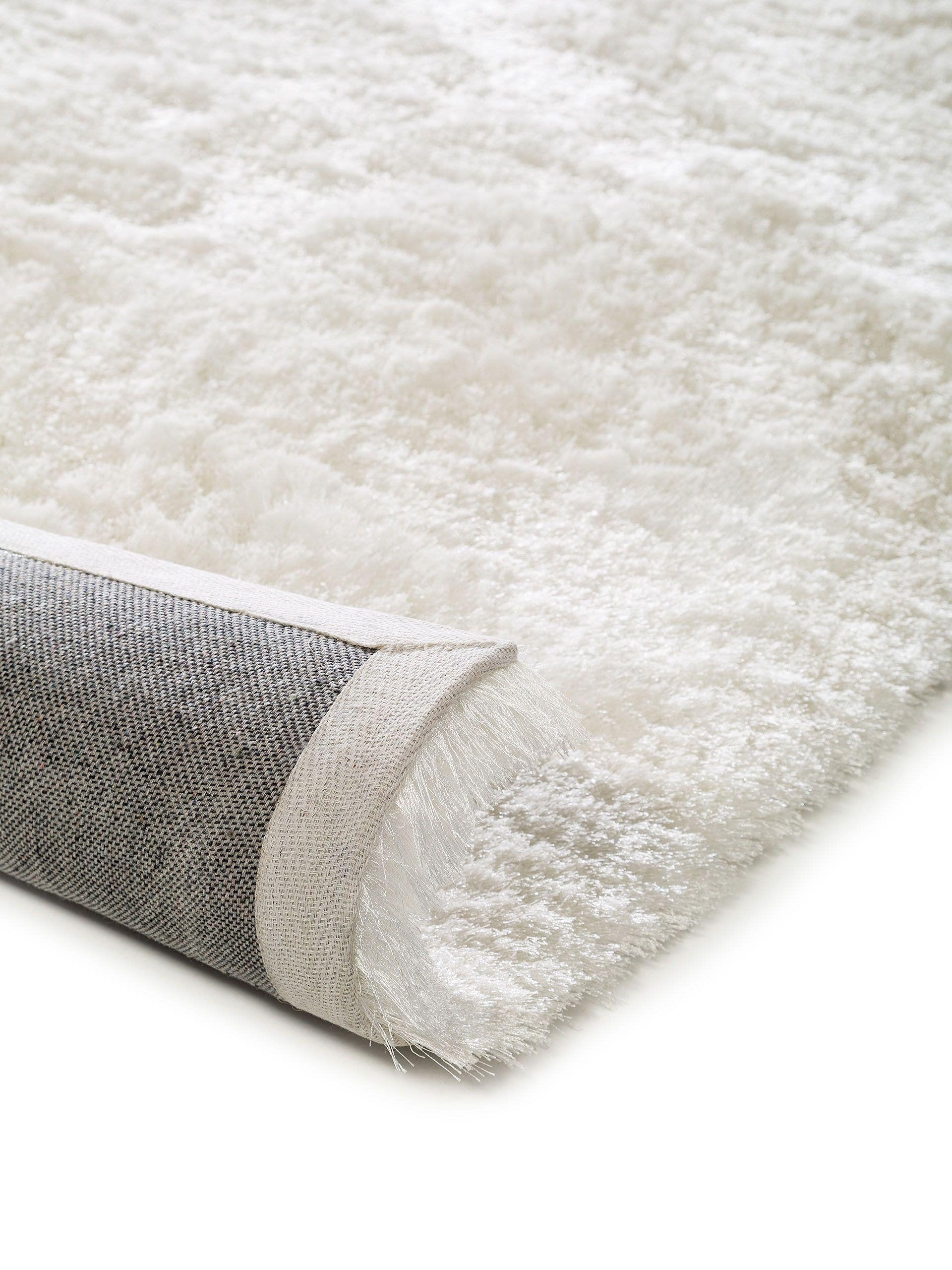 Rug made of 100% Polyester in White with a 31 - 40 mm high pile by benuta Nest