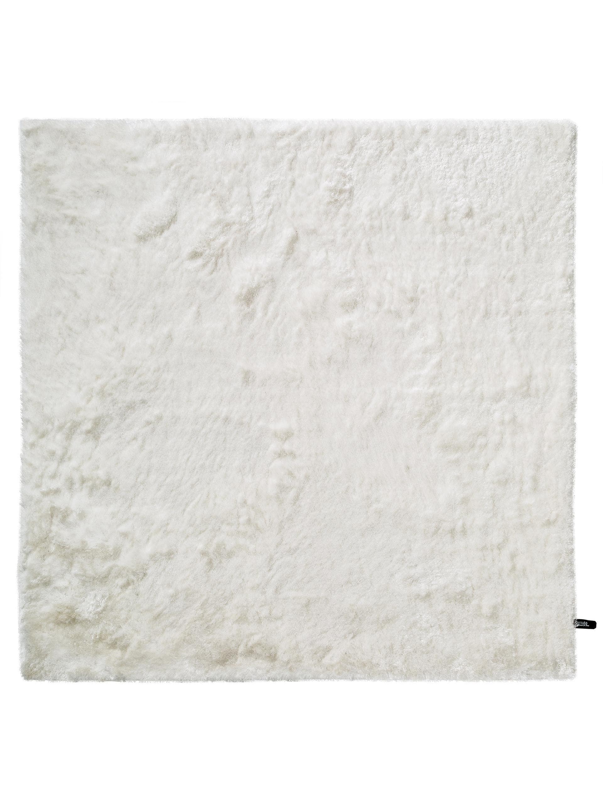 Tapijt van 100% Polyester in Wit met een 31 - 40 mm hoge pool van benuta Nest