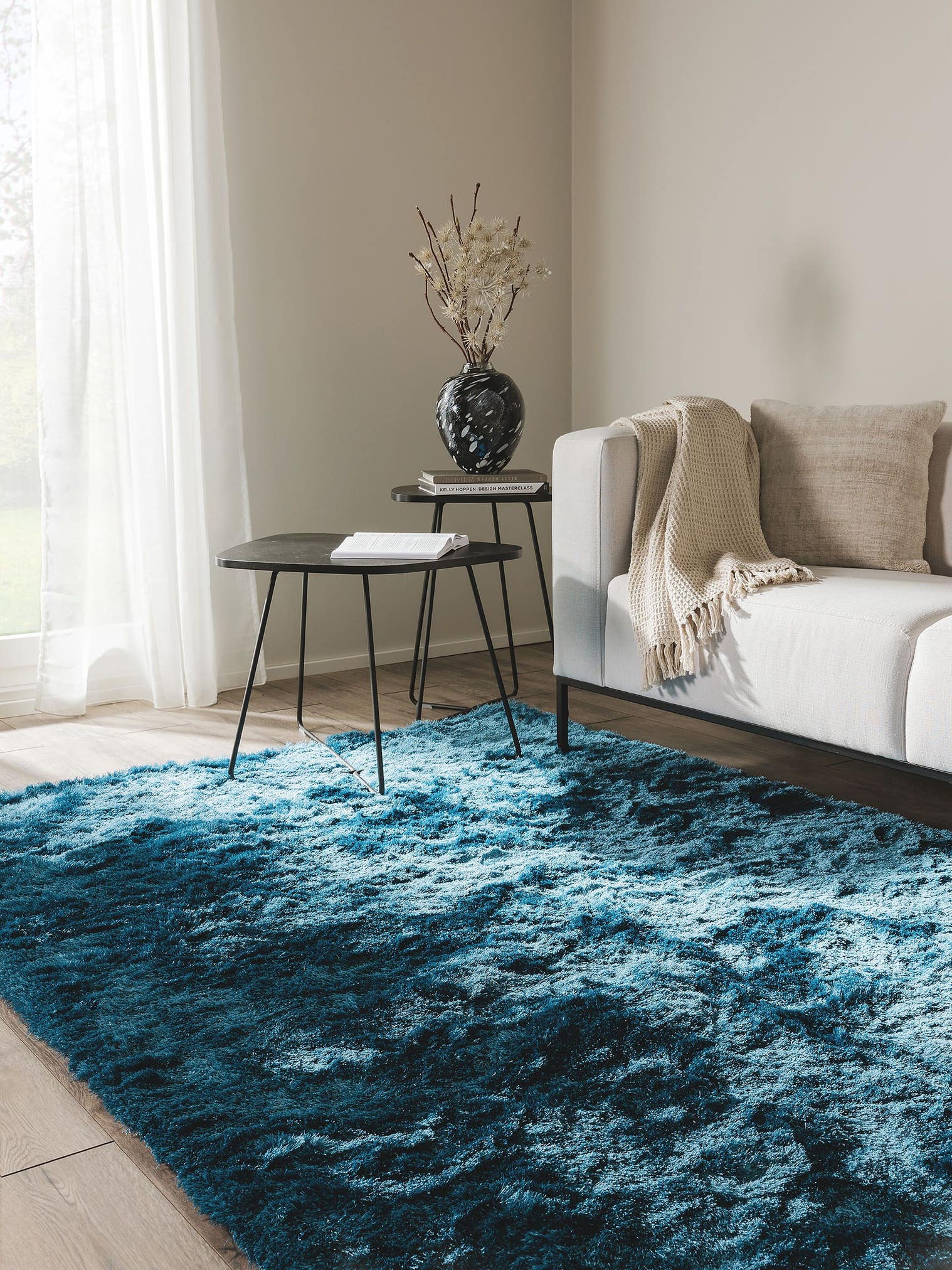 Rug made of 100% Polyester in Blue with a 31 - 40 mm high pile by benuta Nest