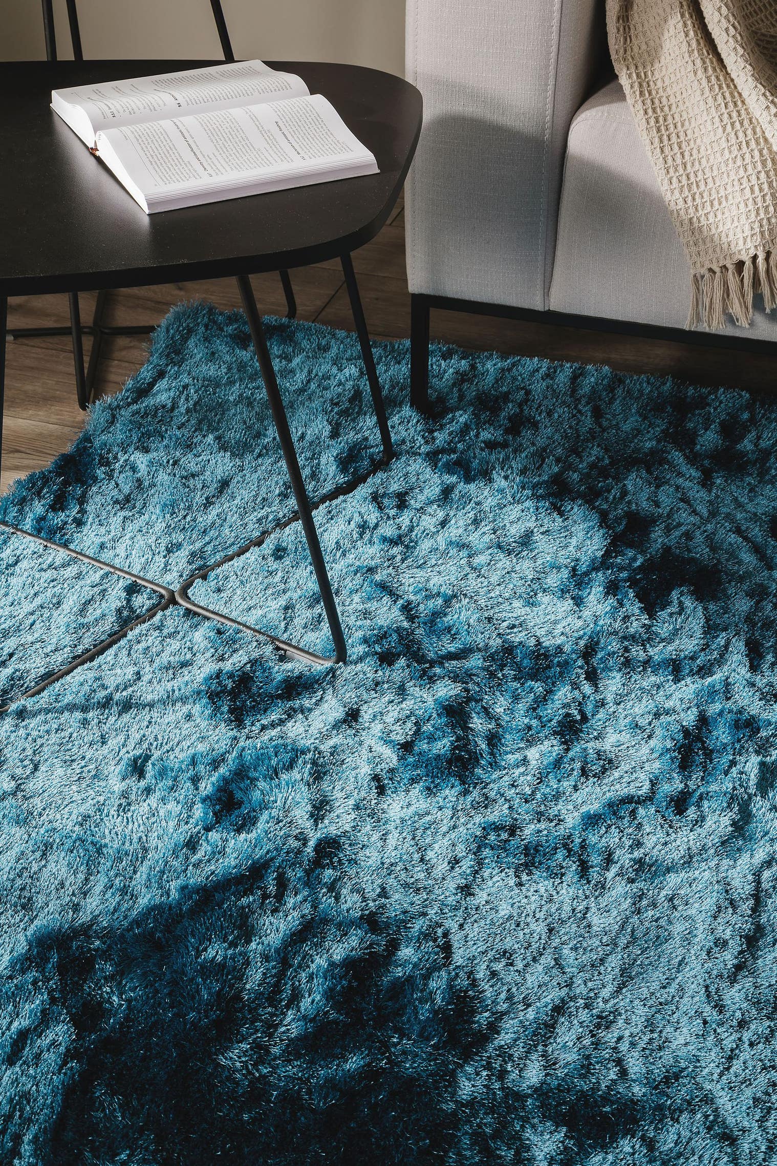 Rug made of 100% Polyester in Blue with a 31 - 40 mm high pile by benuta Nest