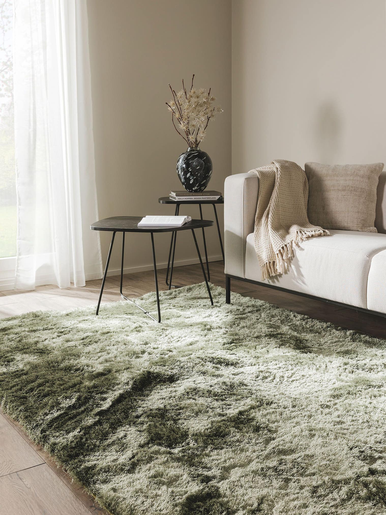 Teppich aus 100% Polyester in Grün mit 31 bis 40 mm hohem Flor von benuta Nest