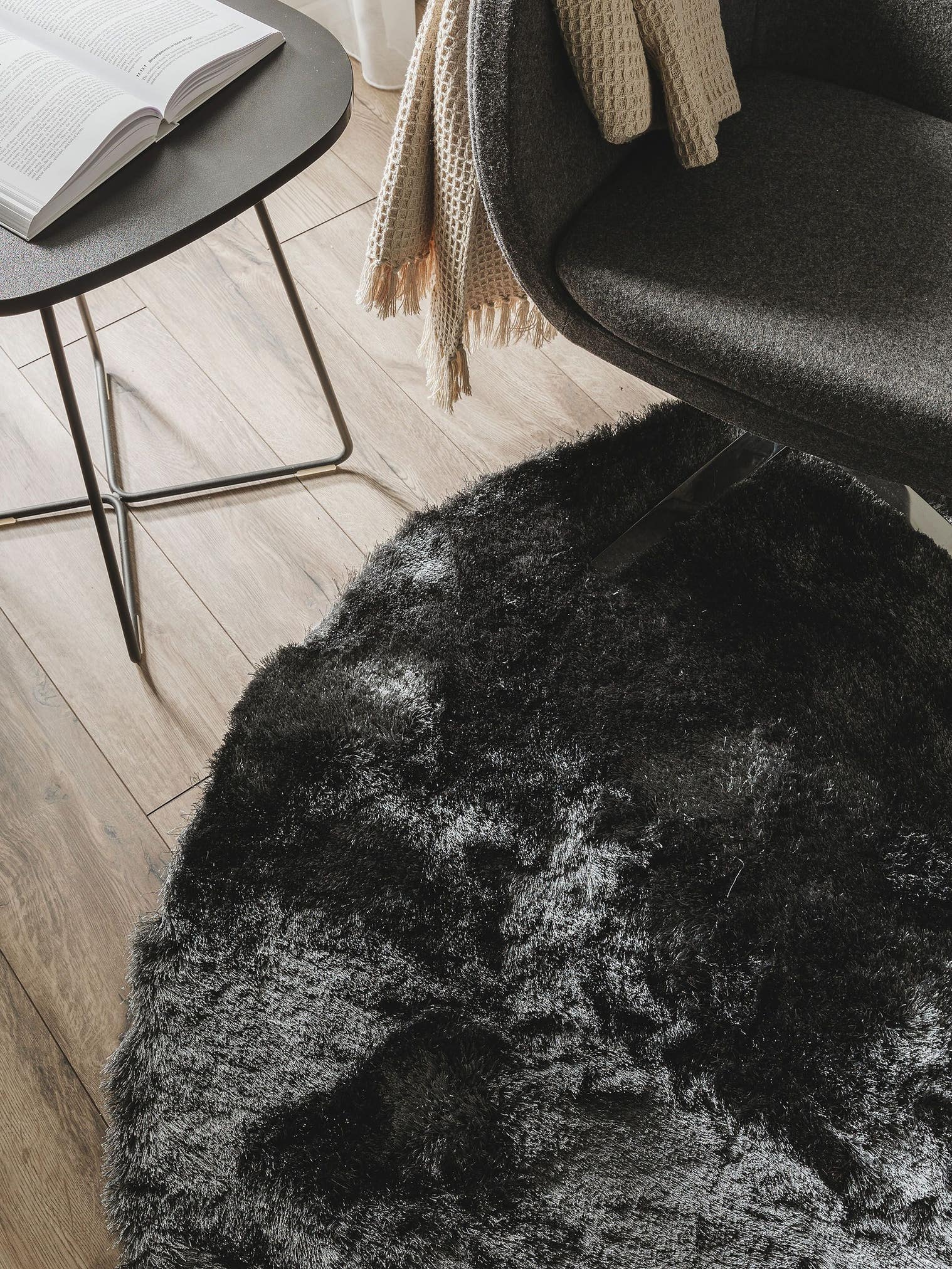 Teppich aus 100% Polyester in Grau mit 31 bis 40 mm hohem Flor von benuta Nest