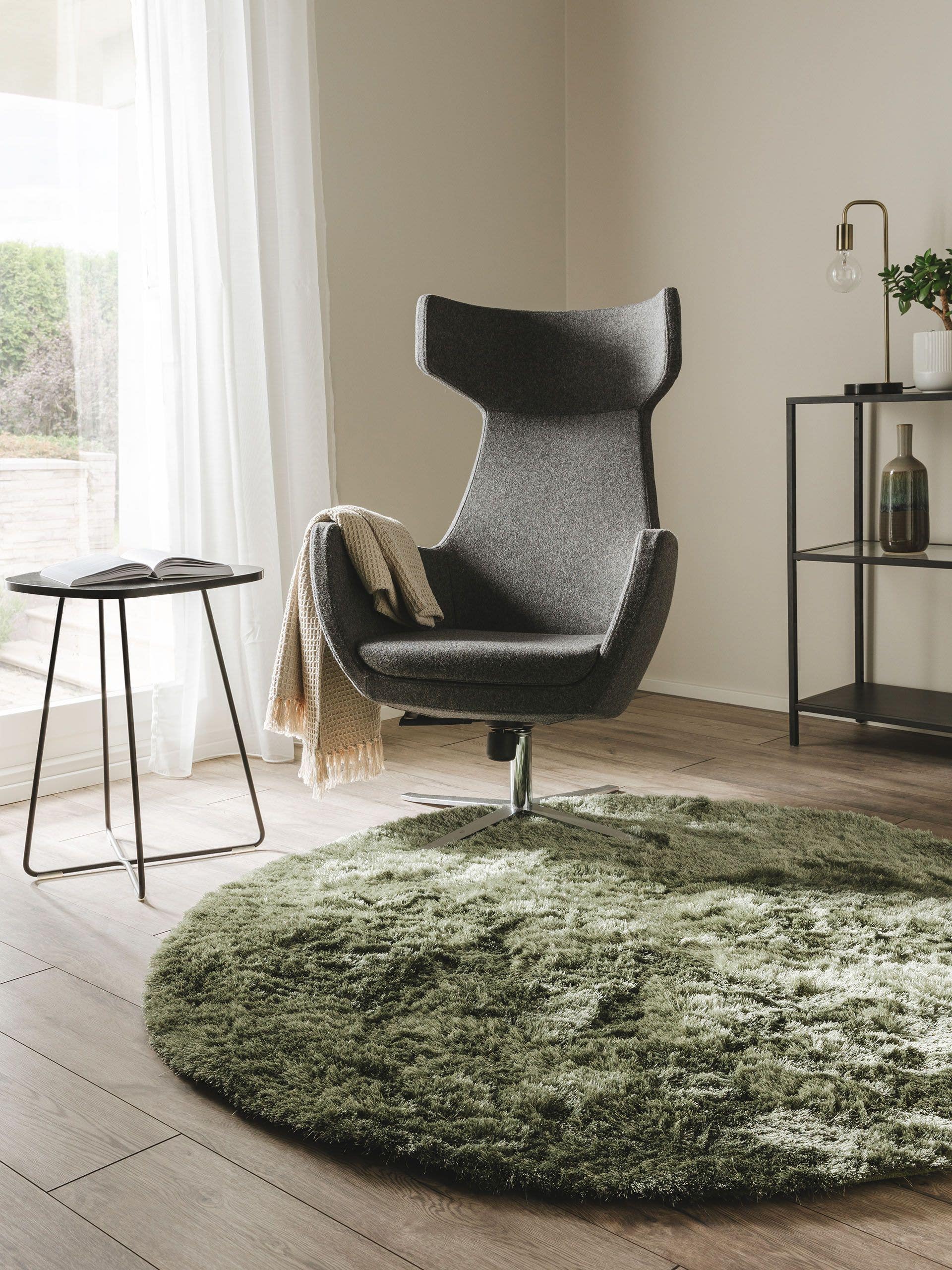 Matta av 100% Polyester i Grön med 31 - 40 mm hög lugg från benuta Nest