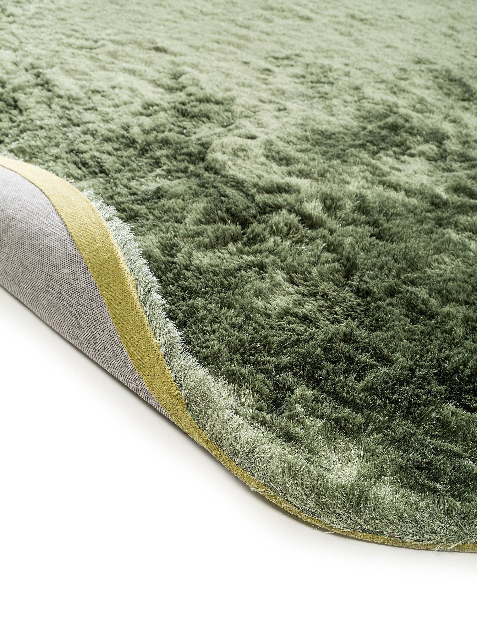 Rug made of 100% Polyester in Green with a 31 - 40 mm high pile by benuta Nest