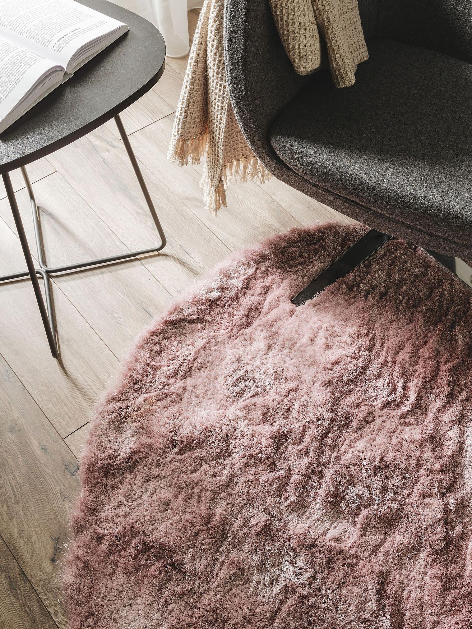 Rug made of 100% Polyester in Pink with a 31 - 40 mm high pile by benuta Nest