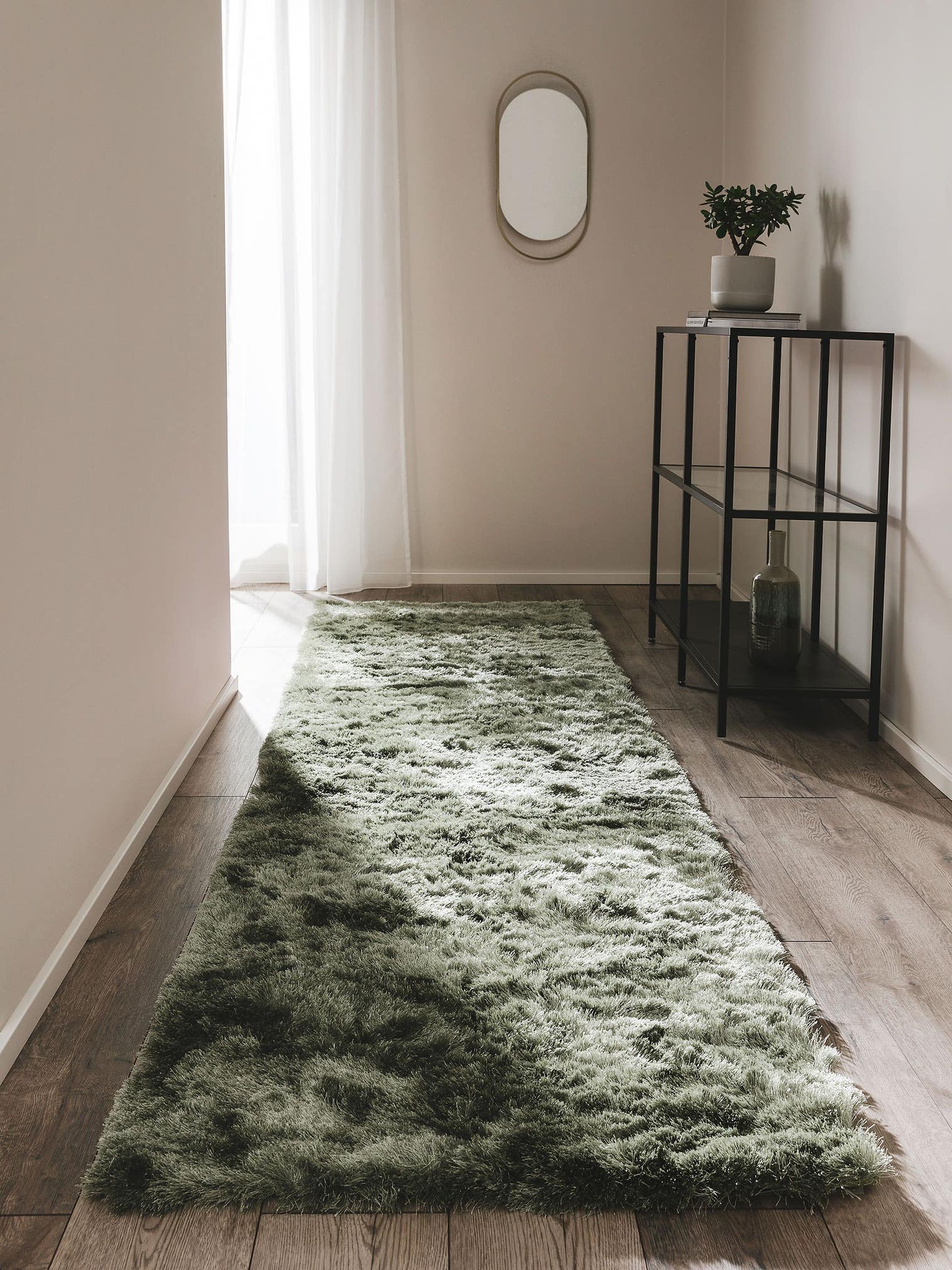 Teppich aus 100% Polyester in Grün mit 31 bis 40 mm hohem Flor von benuta Nest