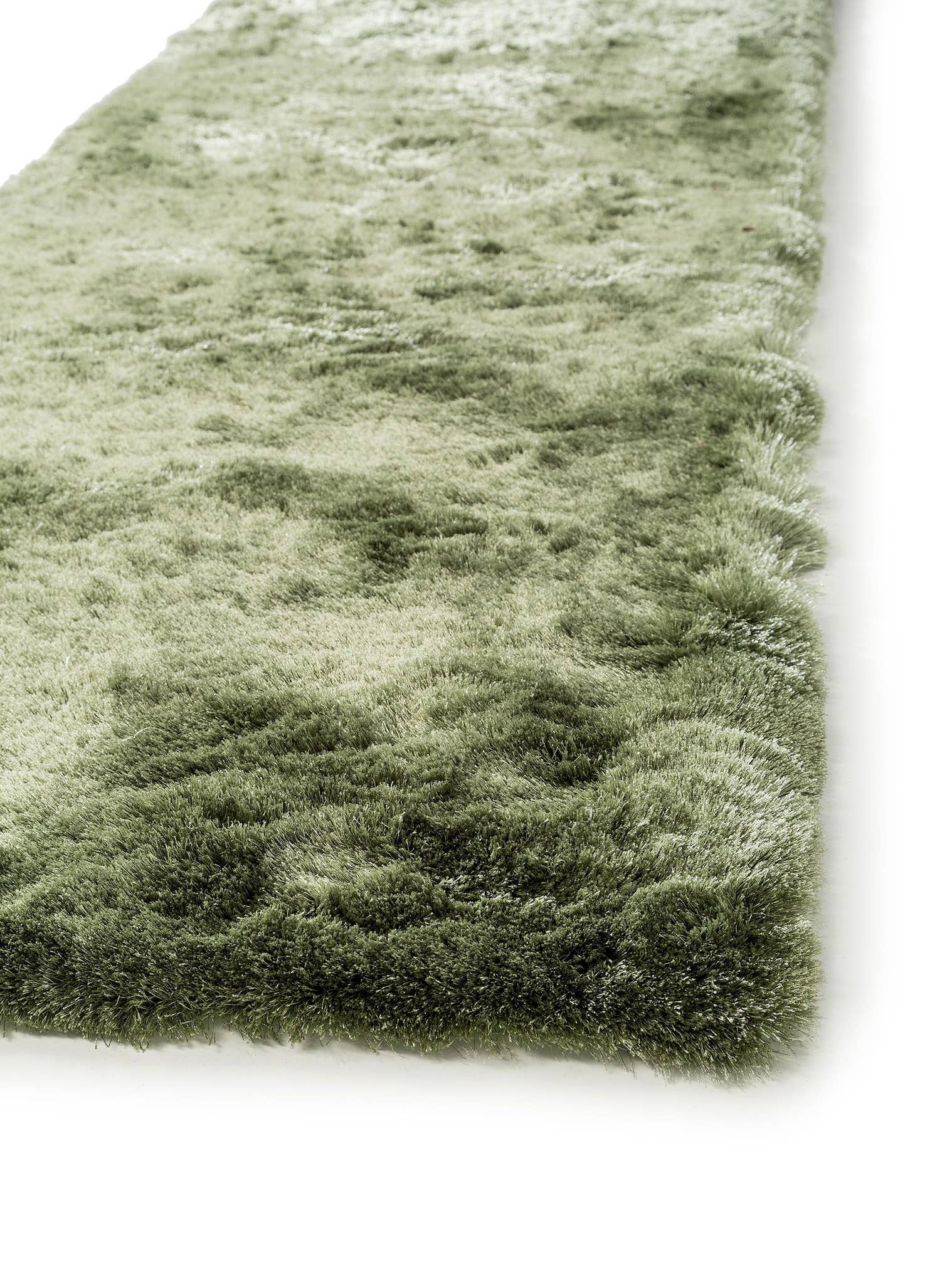 Tapijt van 100% Polyester in Groen met een 31 - 40 mm hoge pool van benuta Nest
