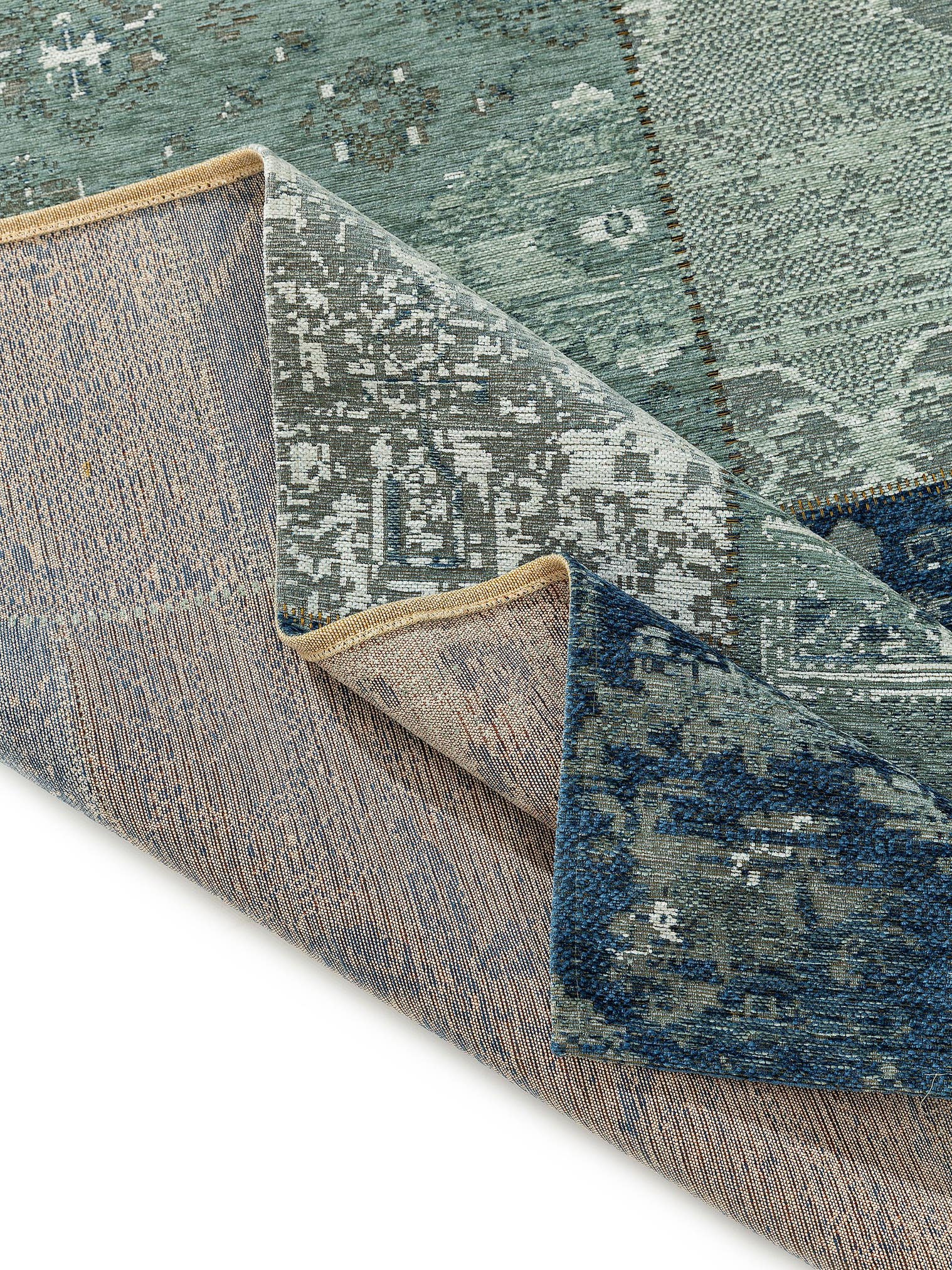 Teppich aus 55% Polyacryl, 27% Polyester, 17% Baumwolle, 1% Latex in Blau mit bis 5 mm hohem Flor von benuta