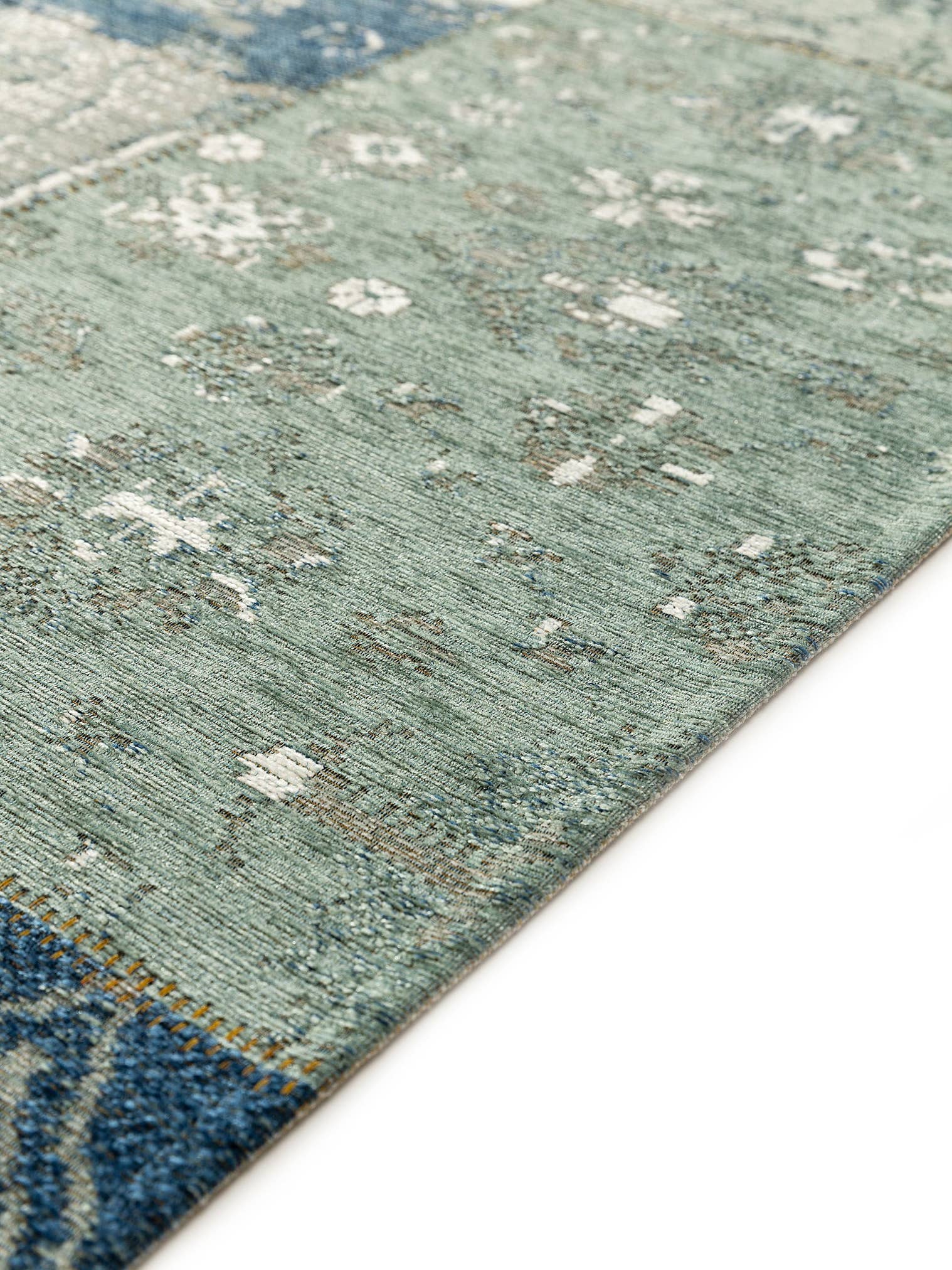 Teppich aus 55% Polyacryl, 27% Polyester, 17% Baumwolle, 1% Latex in Blau mit bis 5 mm hohem Flor von benuta
