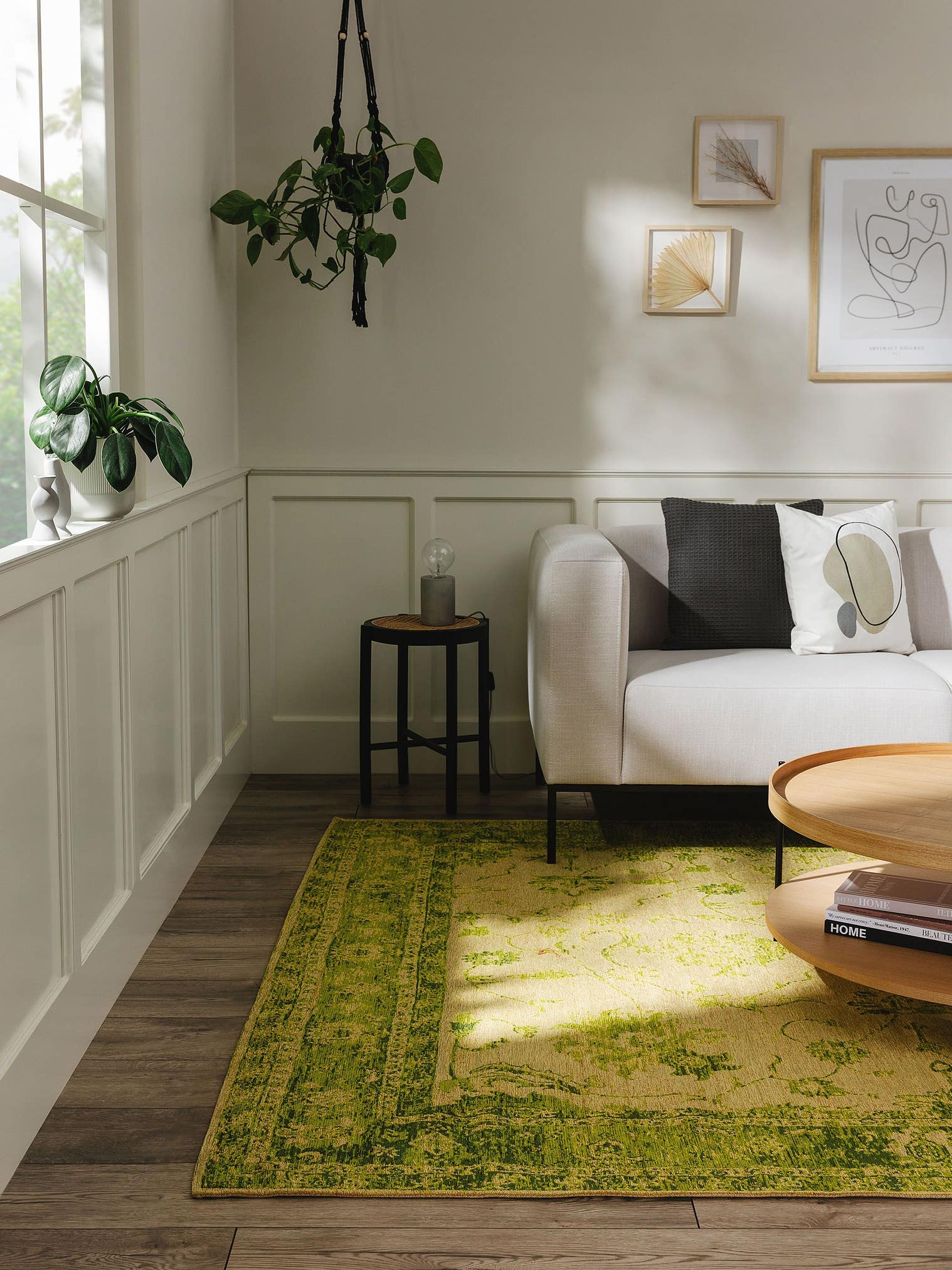 Rug made of 55% Polyacrylics, 27% Polyester, 17% Cotton, 1% Latex in Green with a 1- 5 mm high pile by benuta Nest