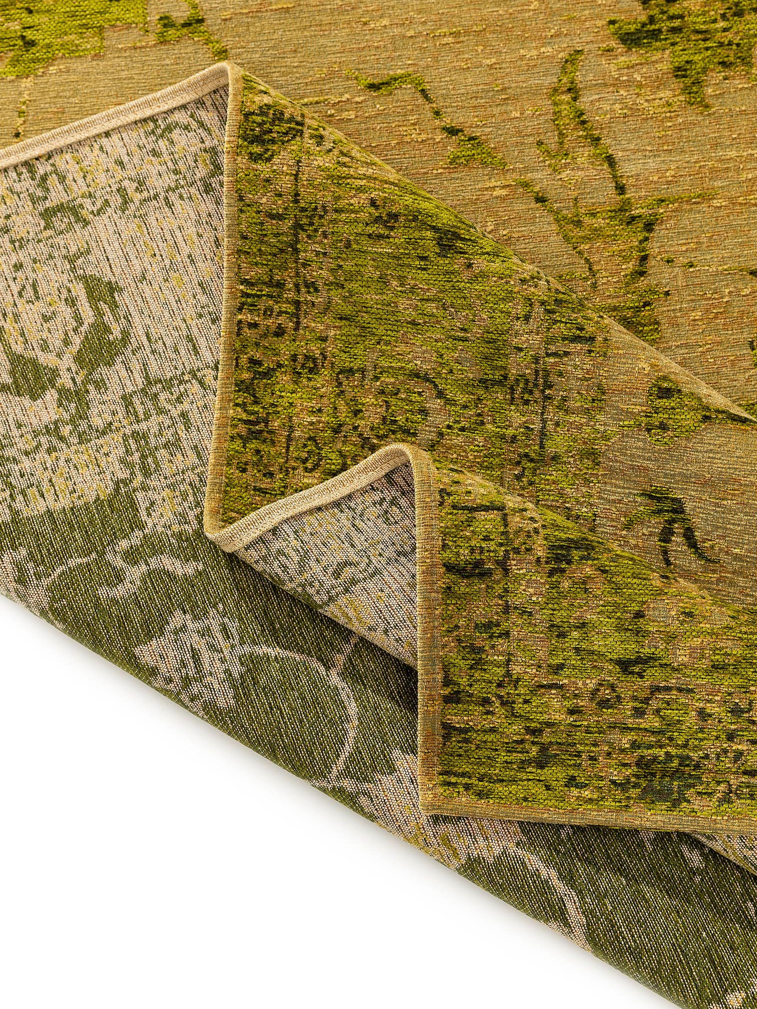 Rug made of 55% Polyacrylics, 27% Polyester, 17% Cotton, 1% Latex in Green with a 1- 5 mm high pile by benuta Nest
