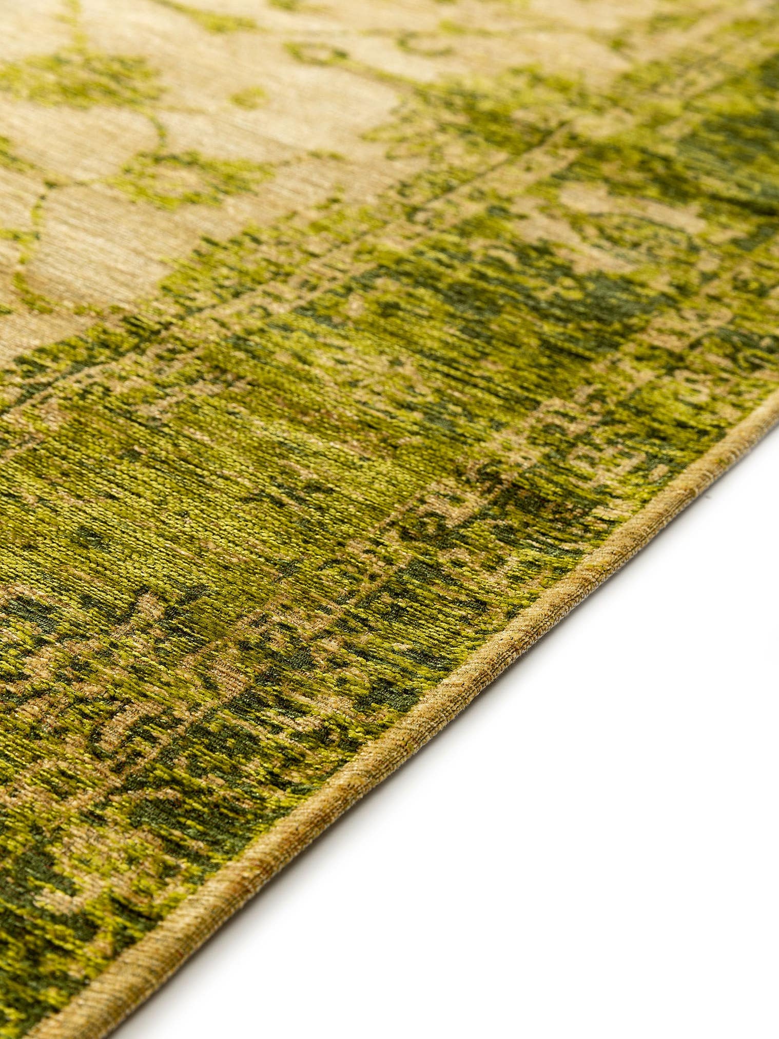 Rug made of 55% Polyacrylics, 27% Polyester, 17% Cotton, 1% Latex in Green with a 1- 5 mm high pile by benuta Nest