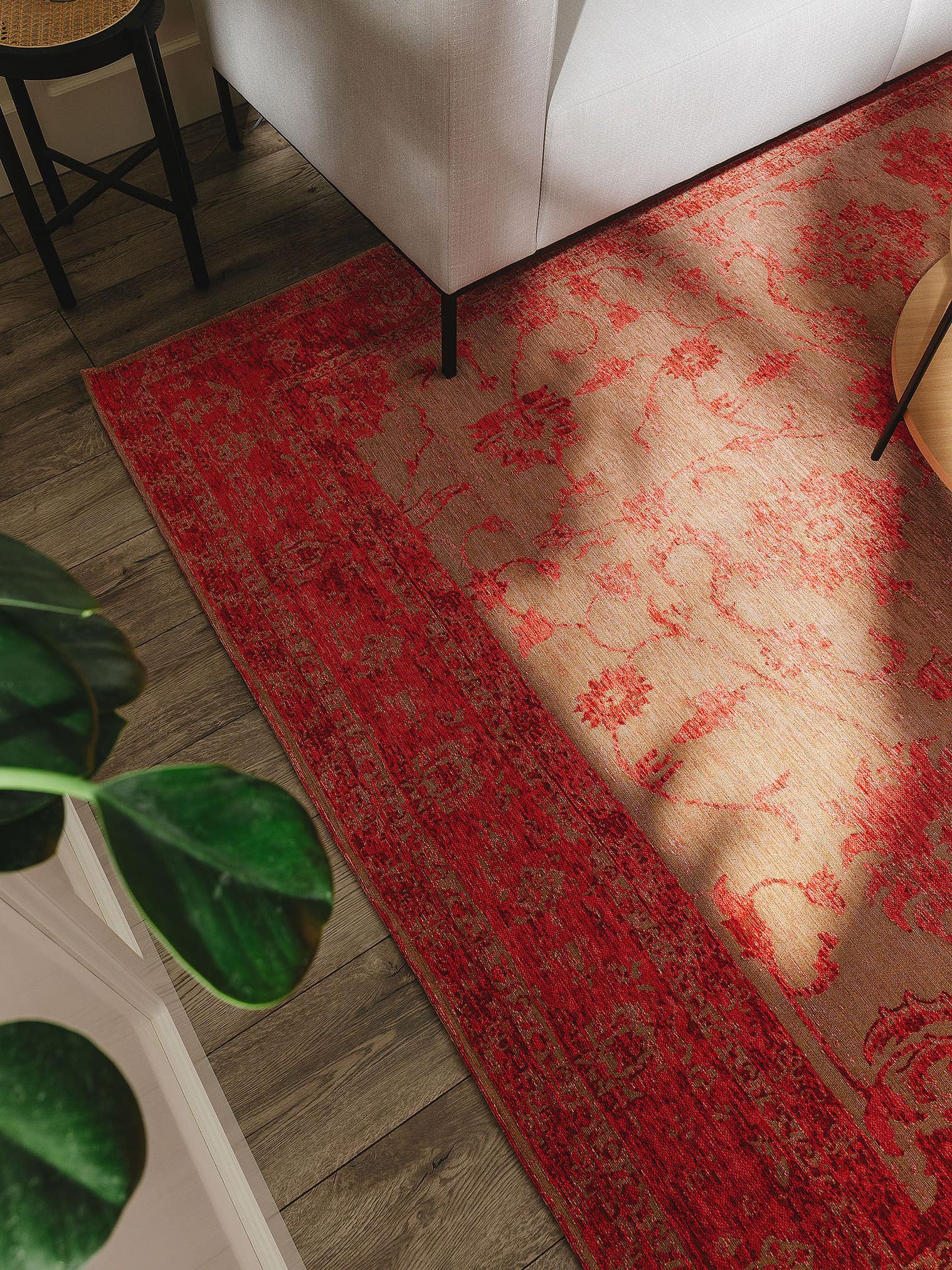 Teppich aus 55% Polyacryl, 27% Polyester, 17% Baumwolle, 1% Latex in Rot mit bis 5 mm hohem Flor von benuta Nest