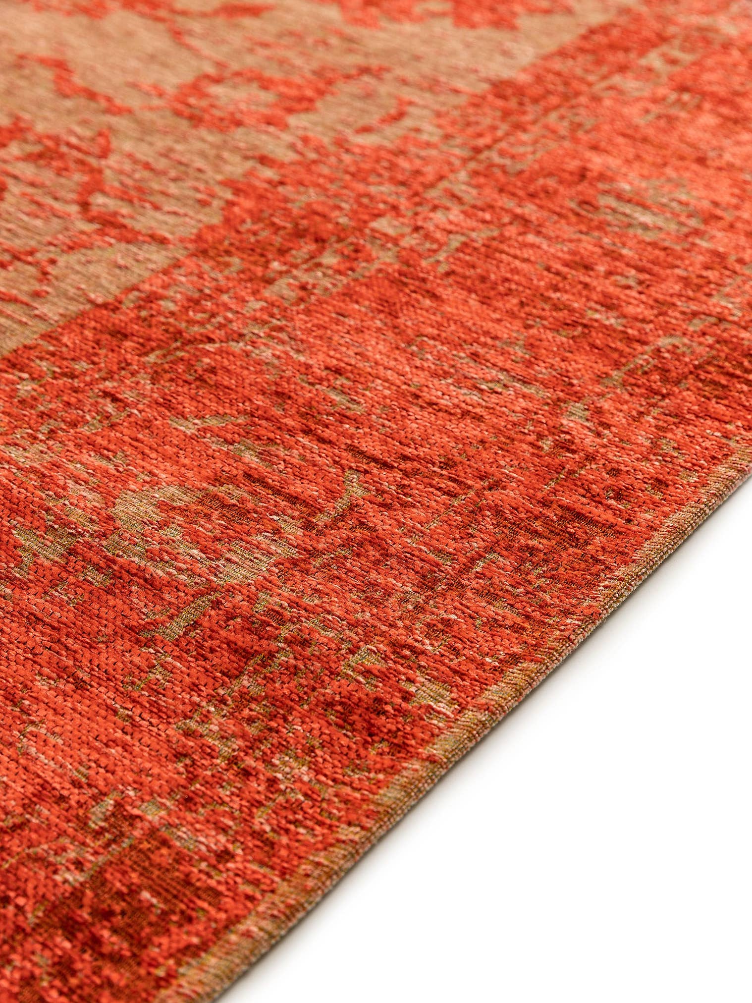 Teppich aus 55% Polyacryl, 27% Polyester, 17% Baumwolle, 1% Latex in Rot mit bis 5 mm hohem Flor von benuta Nest