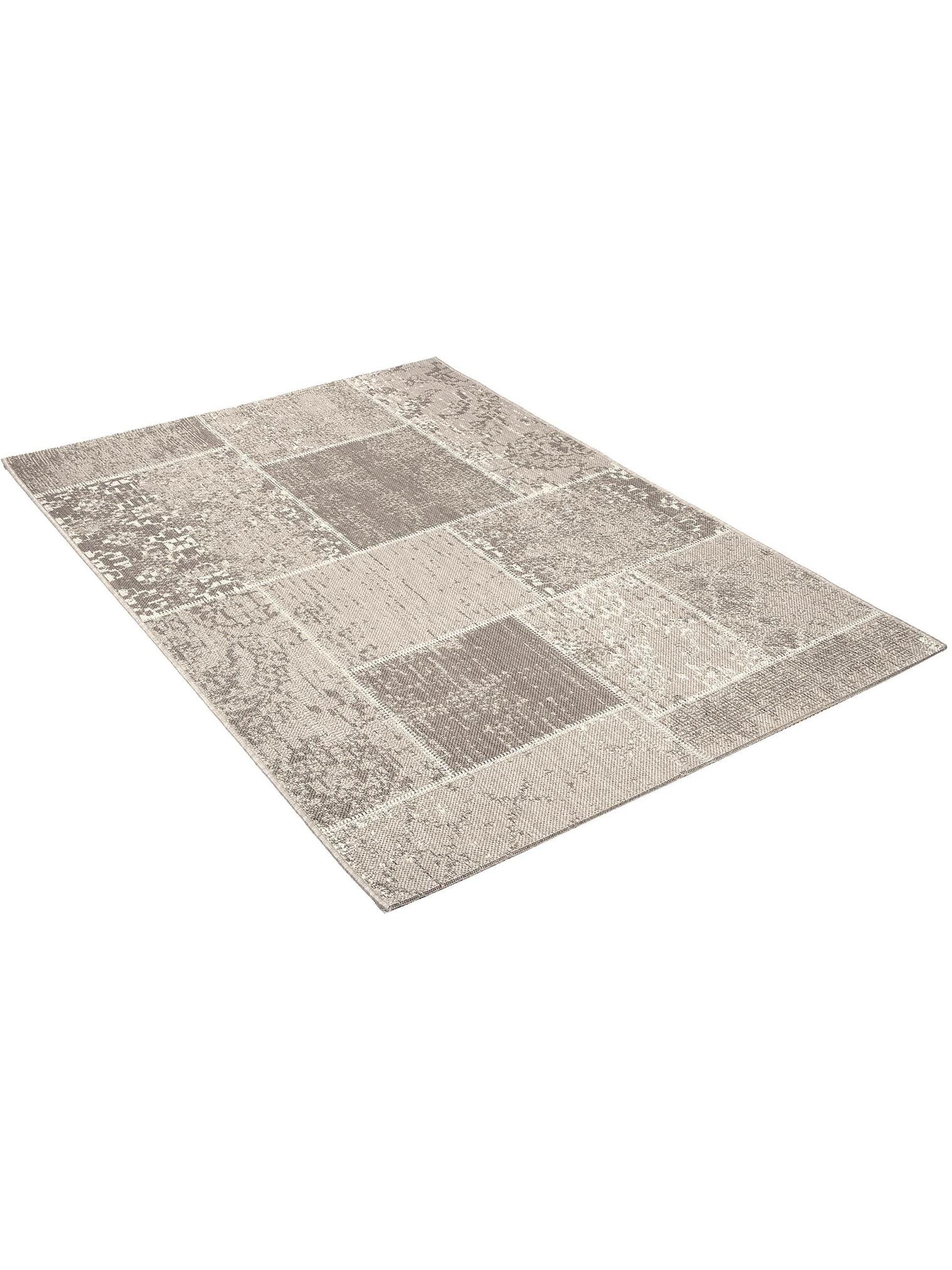 Teppich aus 100% Polypropylen in Taupe mit bis 5 mm hohem Flor von benuta Nest