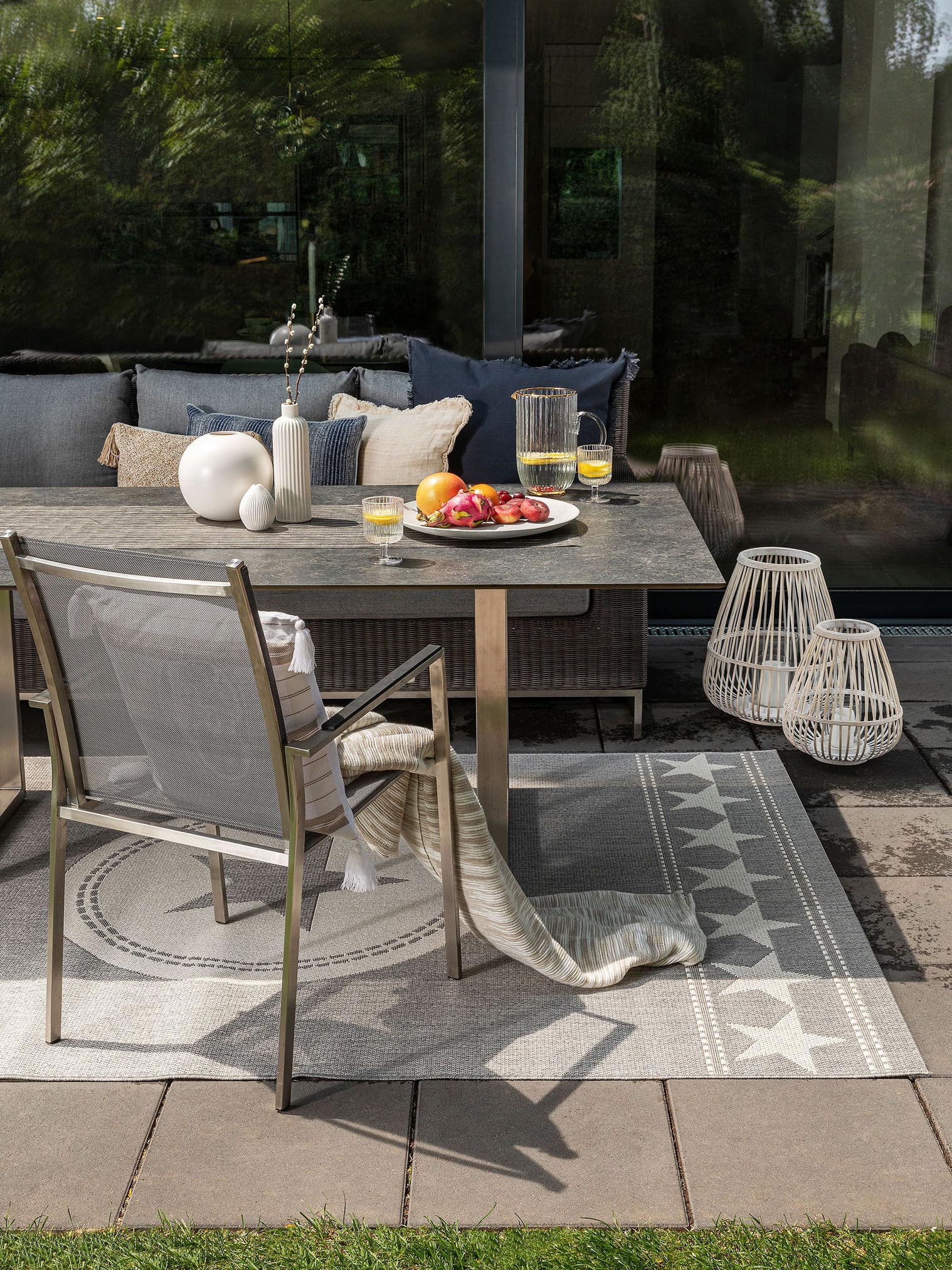 Teppich aus 100% Polypropylen in Grau mit 6 bis 10 mm hohem Flor von benuta Nest