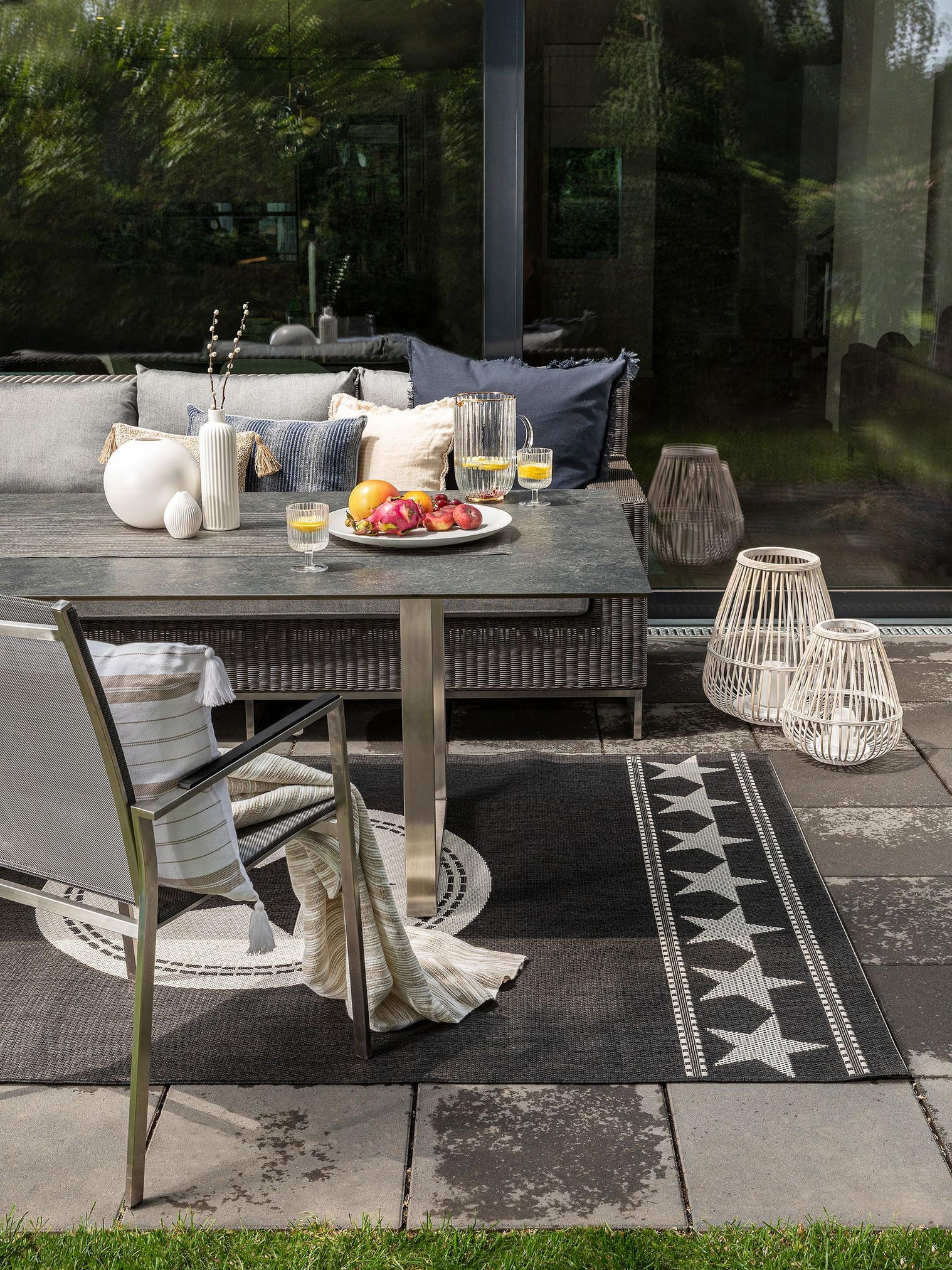 Tapis en 100% Polypropylène en Noir avec une pile de 6 - 10 mm de hauteur de benuta Nest