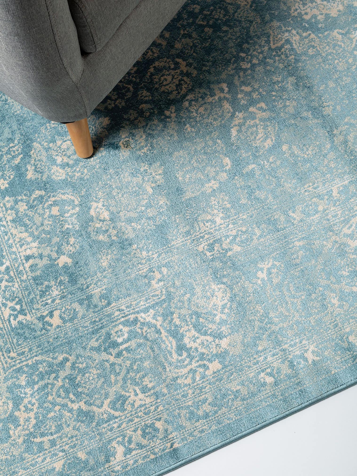 Rug made of 100% Polypropylene in Blue with a 1- 5 mm high pile by benuta