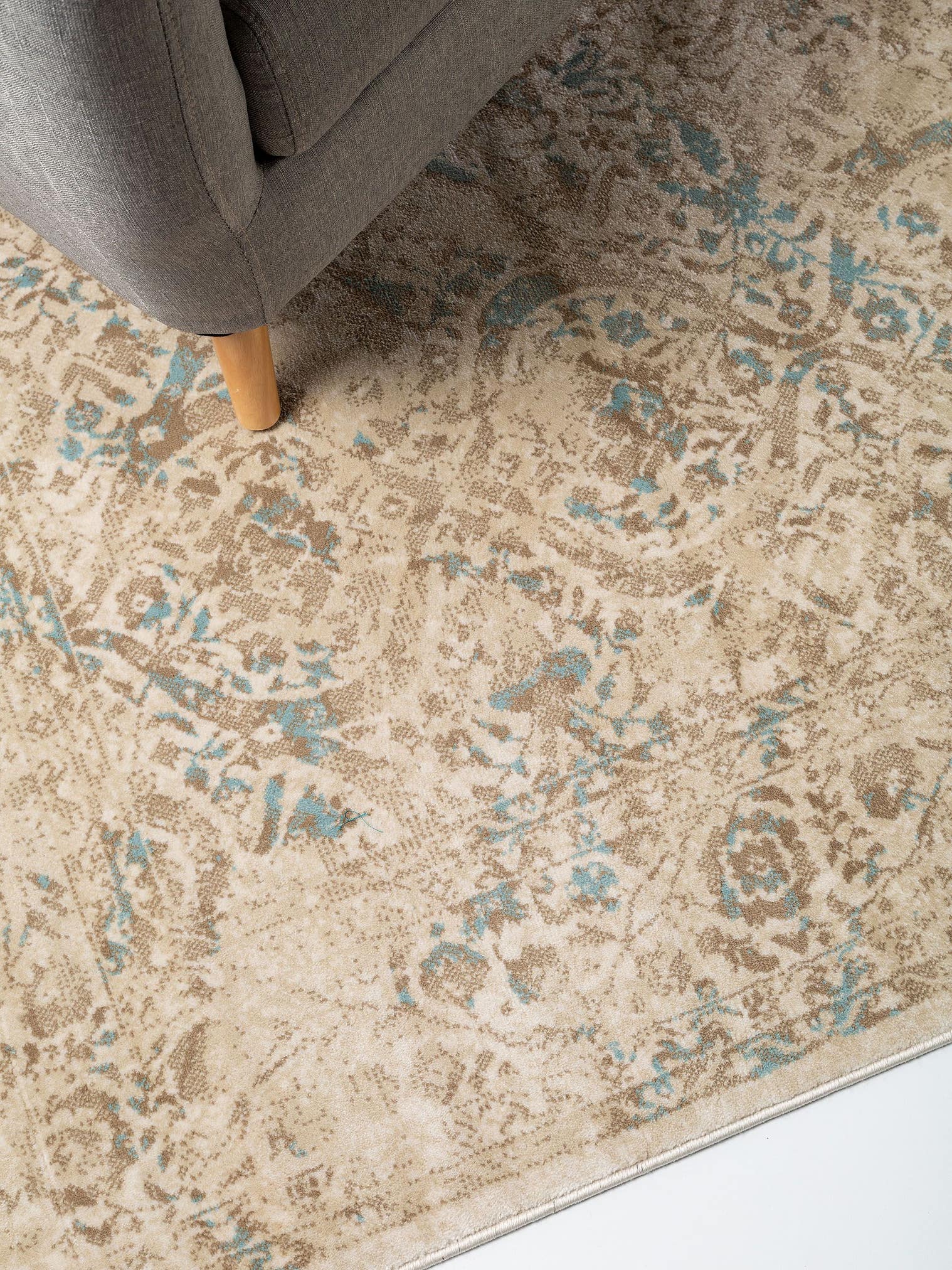 Tapis en 100% Polypropylène en Beige avec une pile de 1- 5 mm de hauteur de benuta