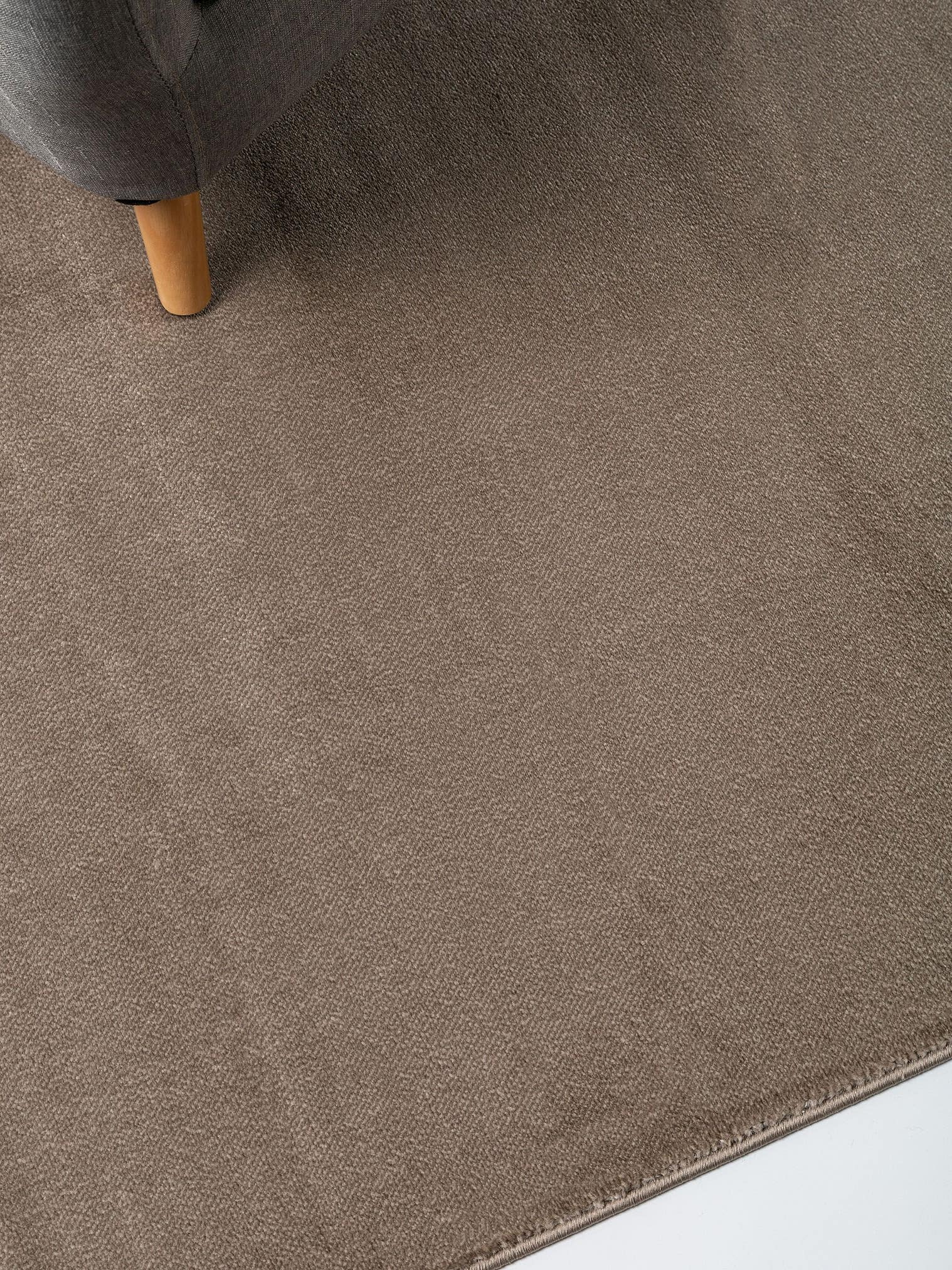 Tapijt van 100% Polypropyleen in Bruin met een 1- 5 mm hoge pool van benuta