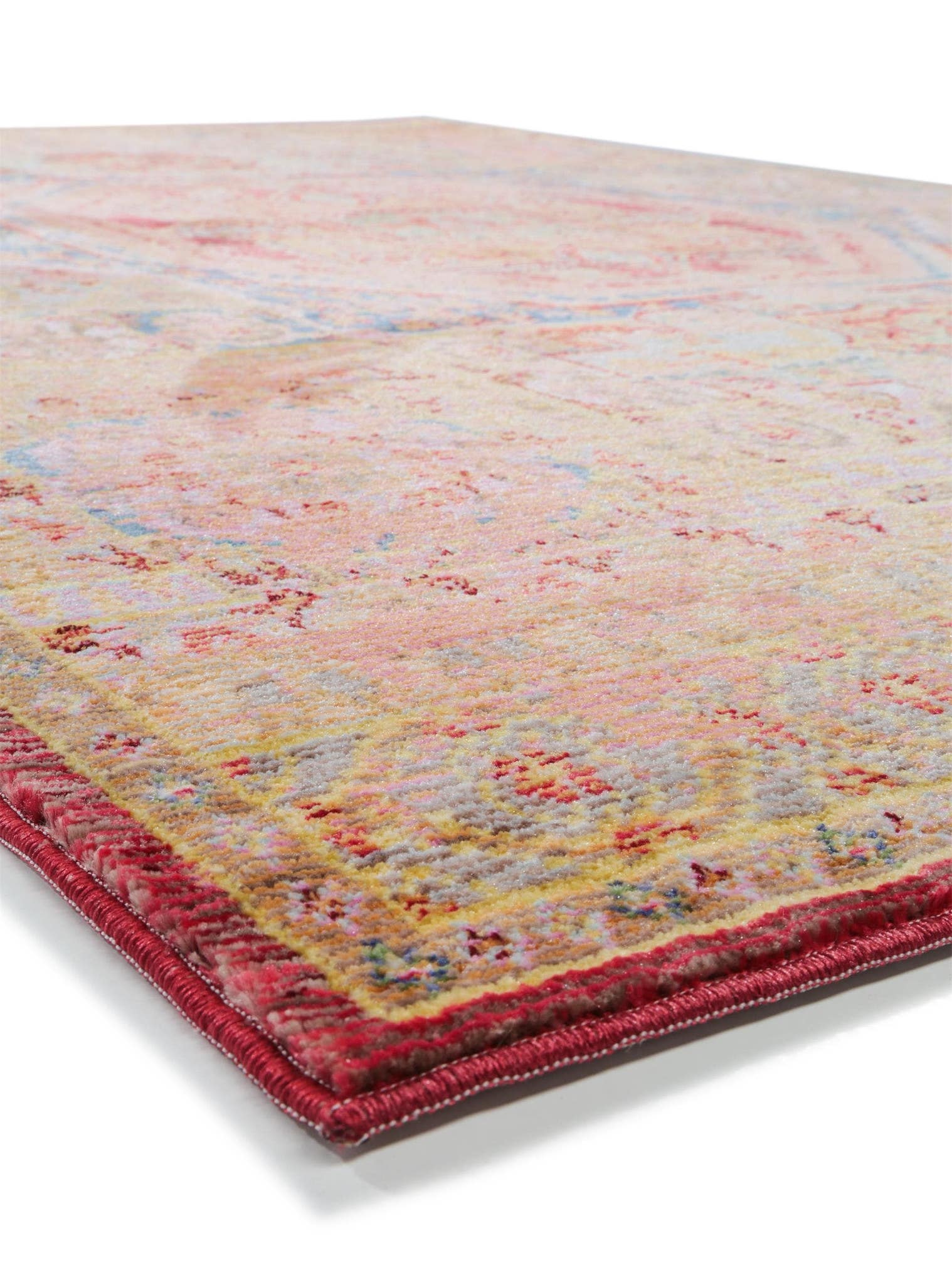 Teppich aus 100% Polyester in Rot mit bis 5 mm hohem Flor von benuta Nest