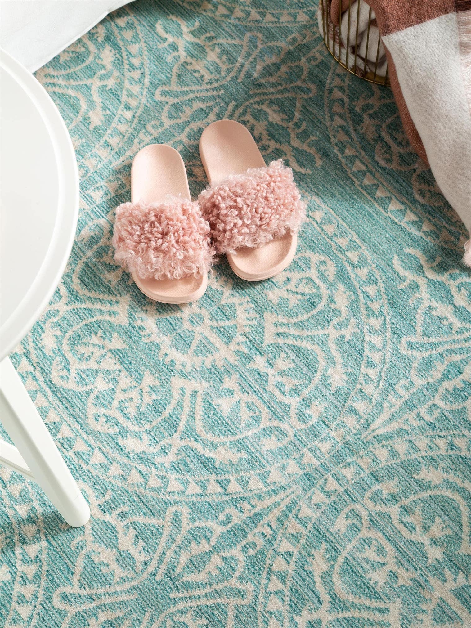 Teppich aus 100% Polyester in Türkis mit bis 5 mm hohem Flor von benuta