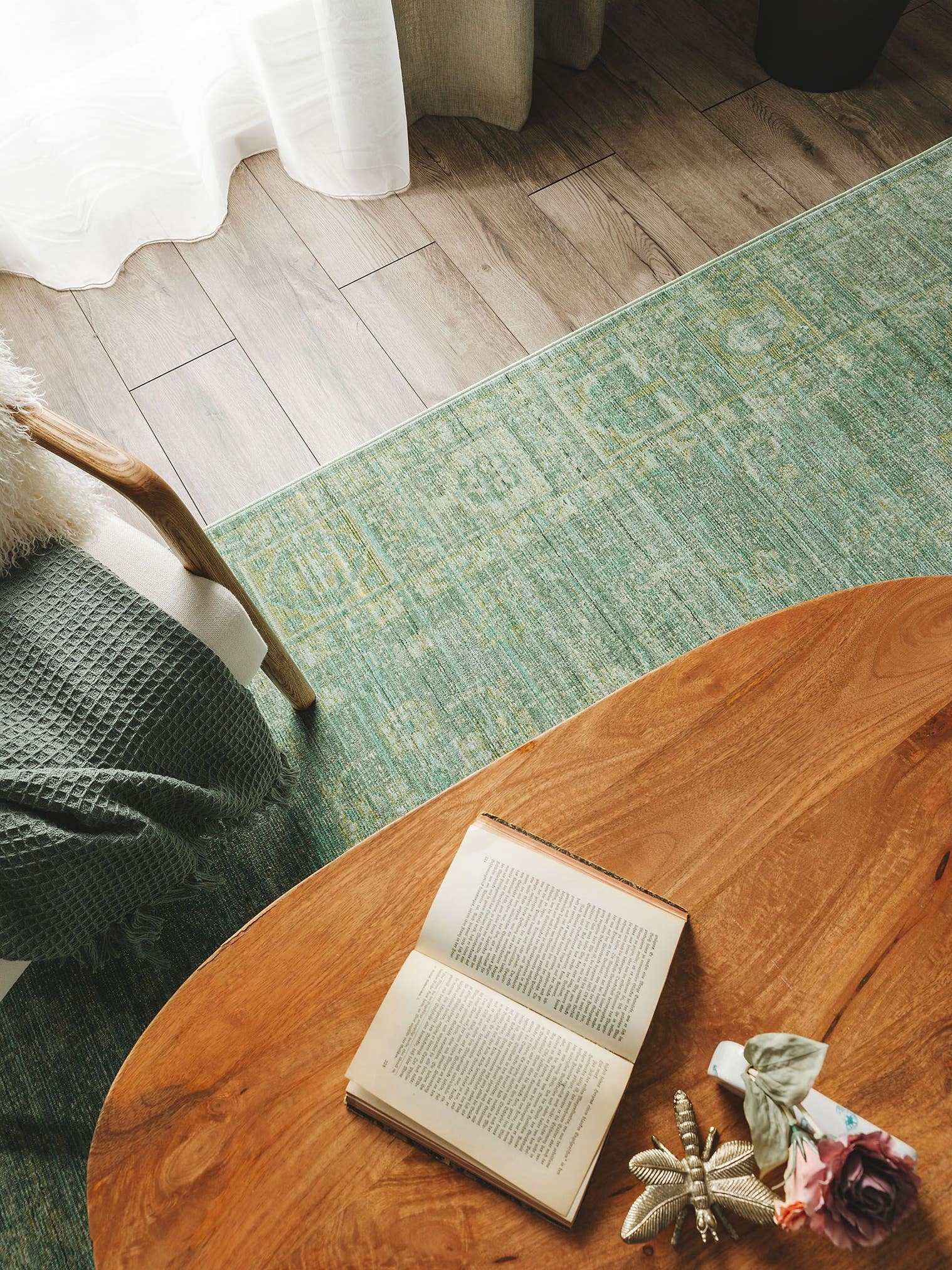 Tappeto di 100% Poliestere in Verde con pelo alto 1- 5 mm da benuta Nest