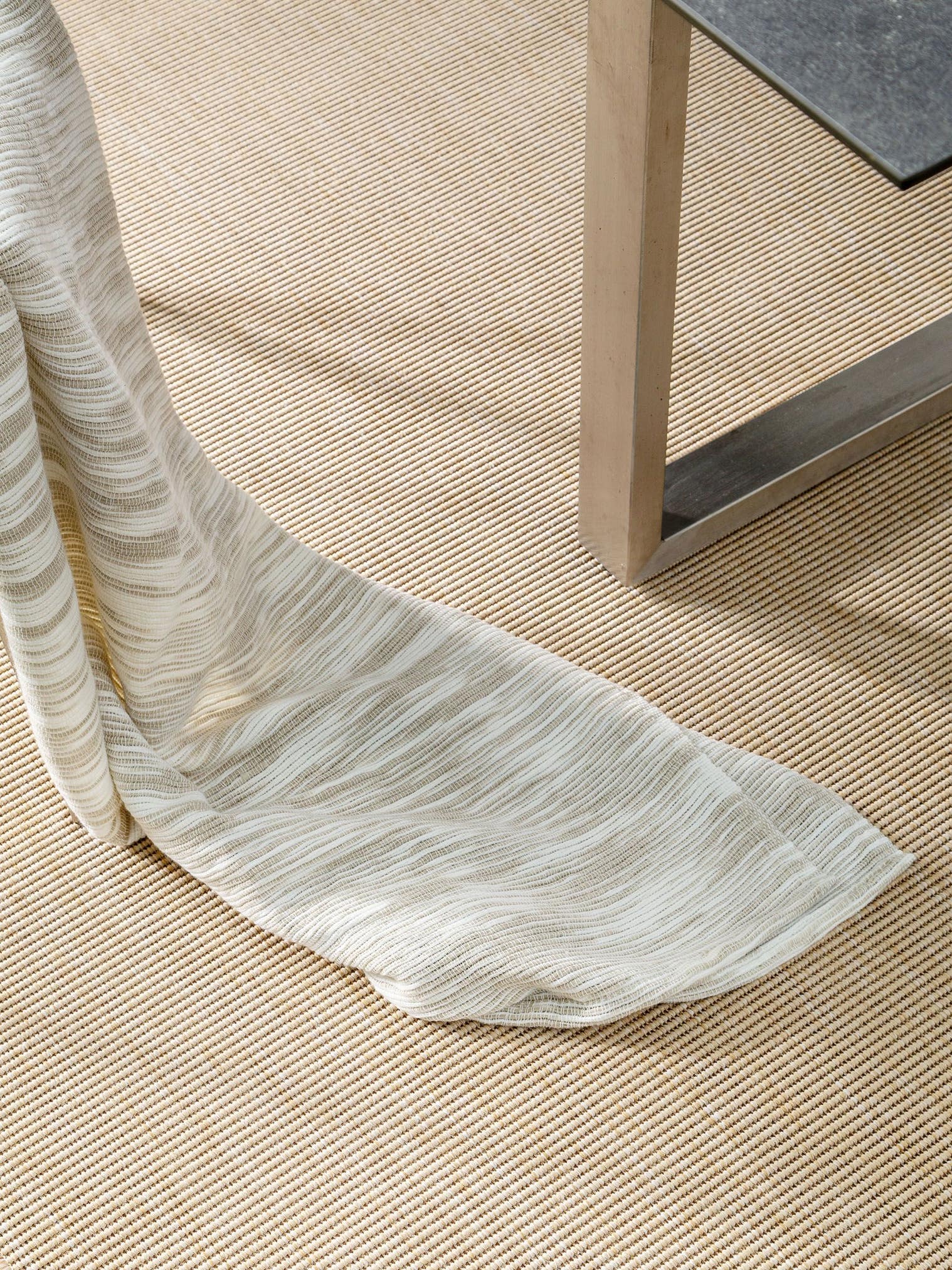 Teppich aus 100% Polypropylen in Beige mit 6 bis 10 mm hohem Flor von benuta Nest