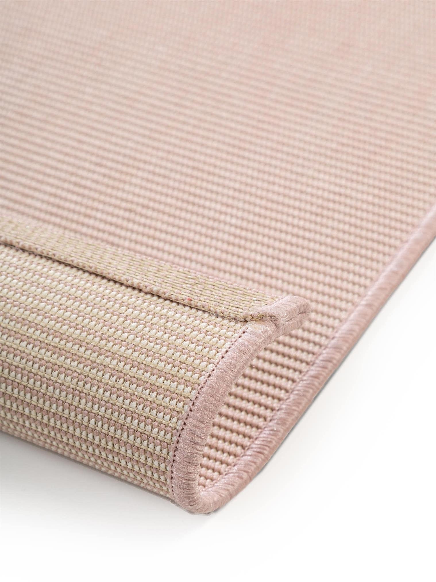 Teppich aus 100% Polypropylen in Rosa mit 6 bis 10 mm hohem Flor von benuta Nest