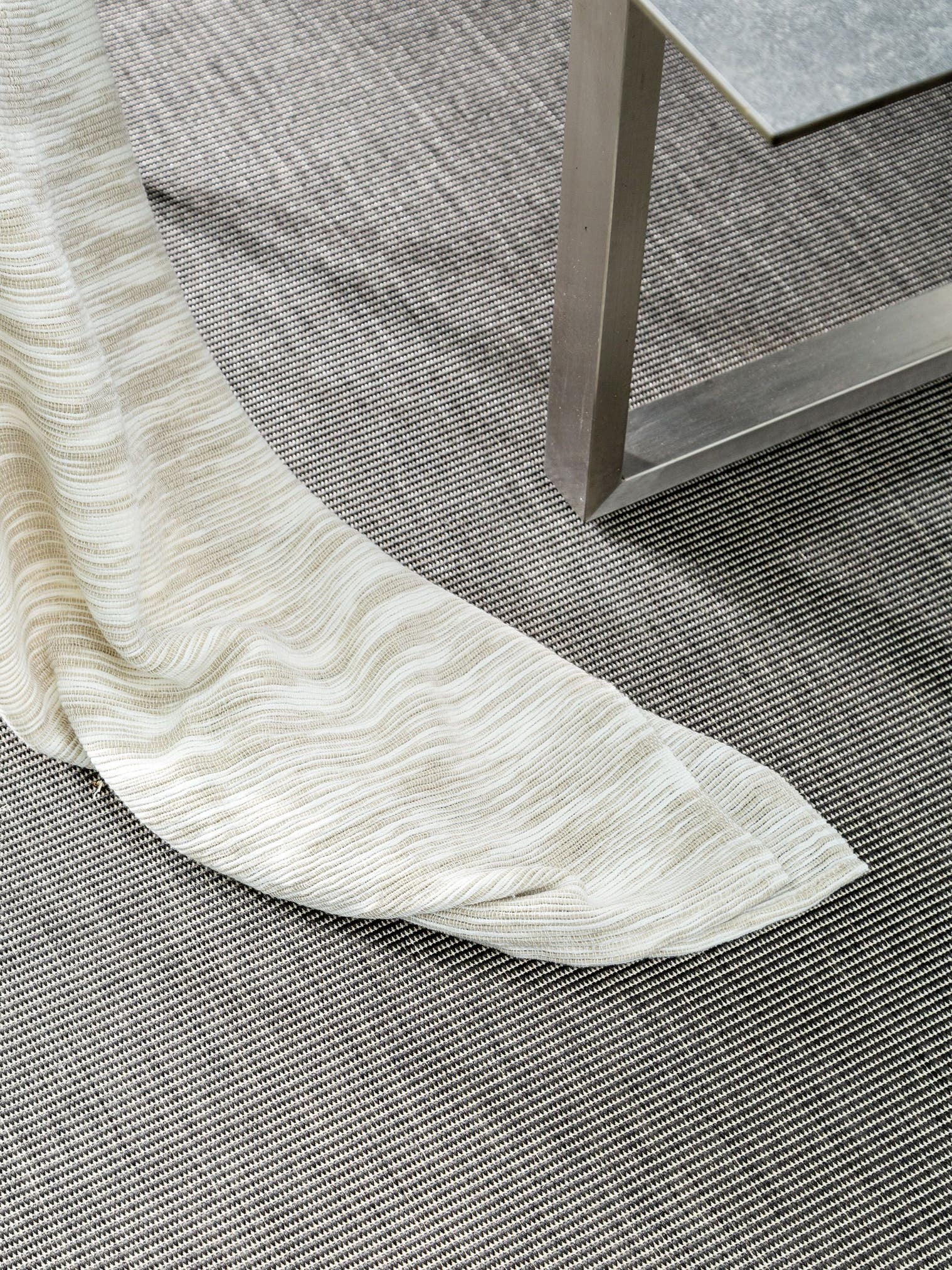 Rug made of 100% Polypropylene in Black with a 6 - 10 mm high pile by benuta Nest