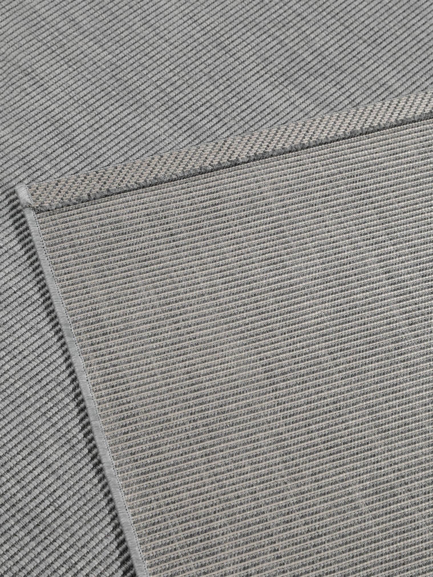 Teppich aus 100% Polypropylen in Grau mit 6 bis 10 mm hohem Flor von benuta Nest
