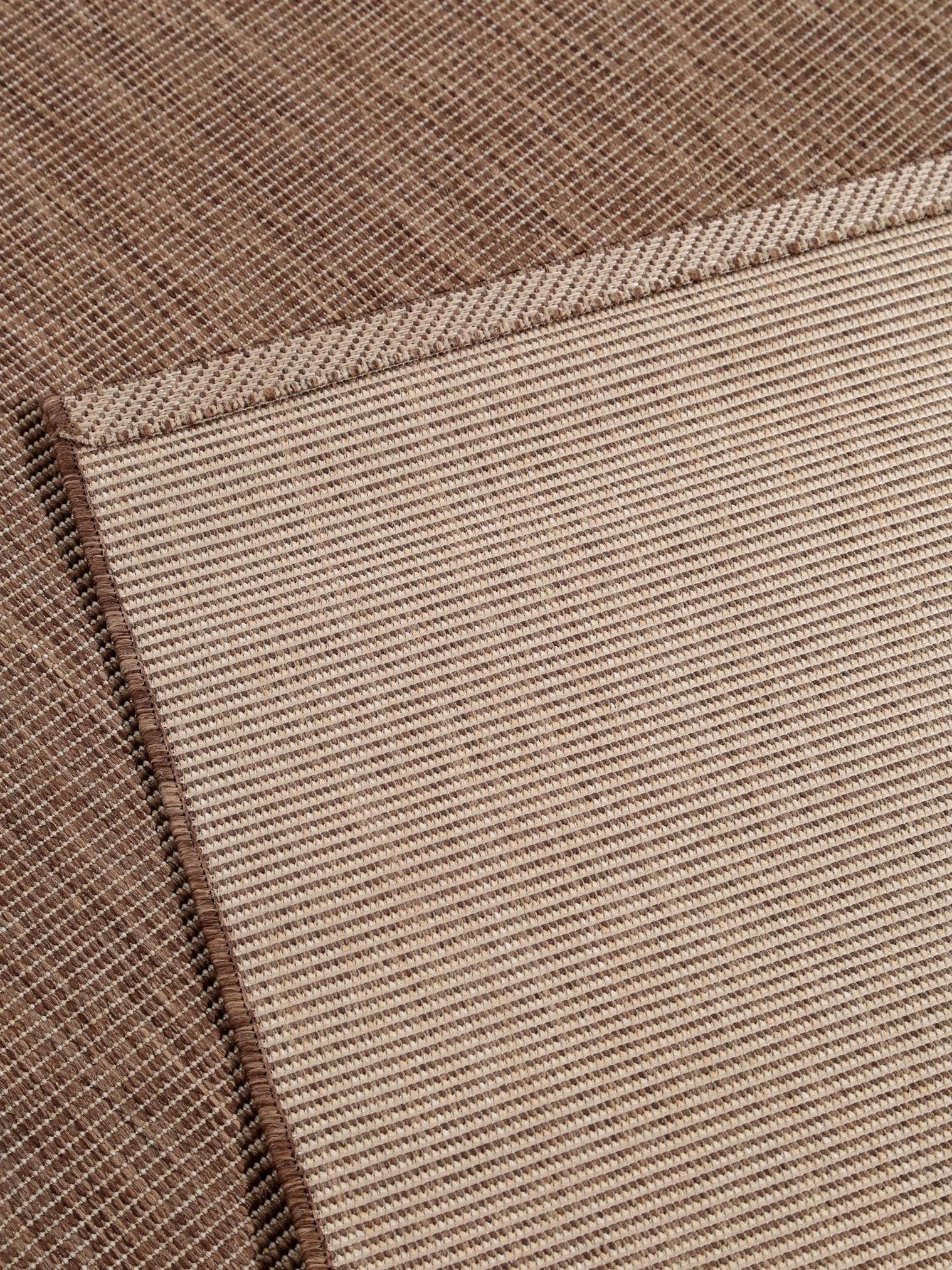 Teppich aus 100% Polypropylen in Braun mit 6 bis 10 mm hohem Flor von benuta Nest